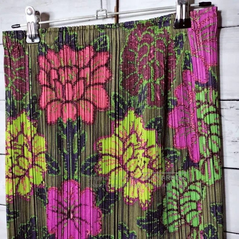 Issey Miyake Issey Miyake size:3 Peony Flower Midi Skirt Size 22" - 3 Thumbnail