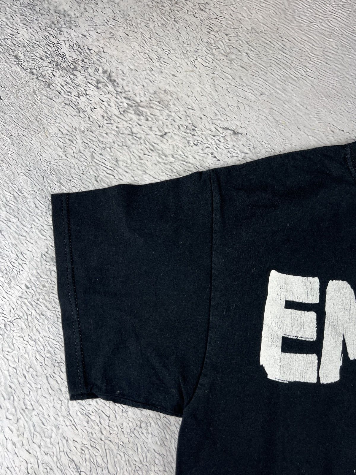 Band Tees Vintage licensed EMINEM Tour t shirt big logo Size US L / EU 52-54 / 3 - 6 Thumbnail