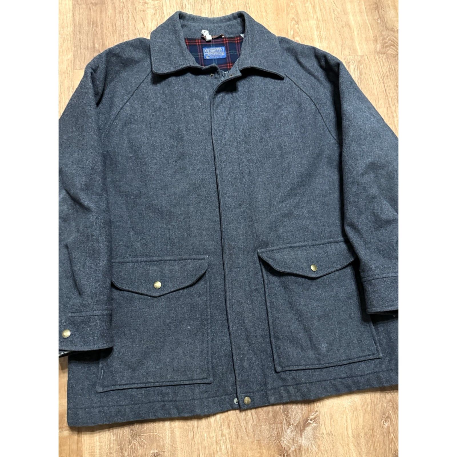 Pendleton VINTAGE Pendleton Mens XL Gray Thinsulate 100% Virgin Wool Coat Made In USA *FLAWS Size US XL / EU 56 / 4 - 6 Thumbnail