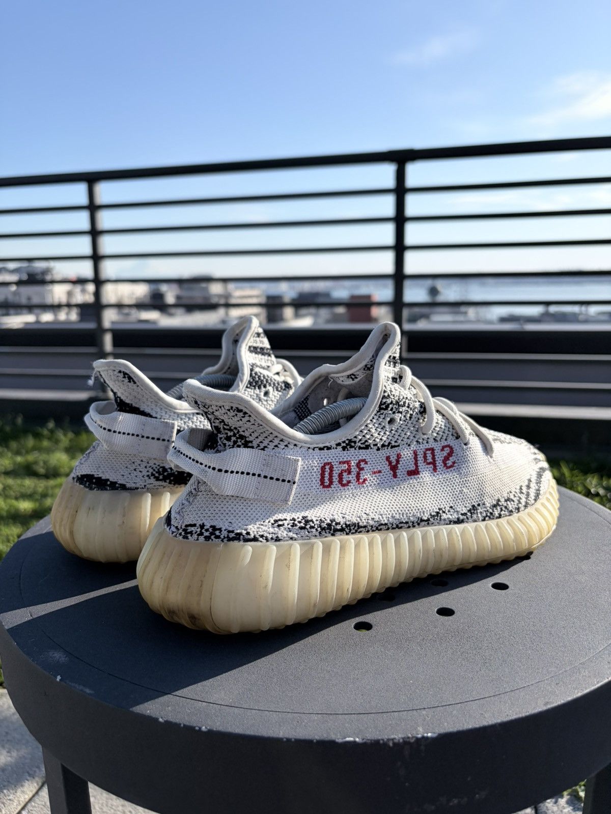 Adidas × Kanye West Adidas Yeezy Boost 350 V2 Zebra Size US 10 / EU 43 - 4 Thumbnail