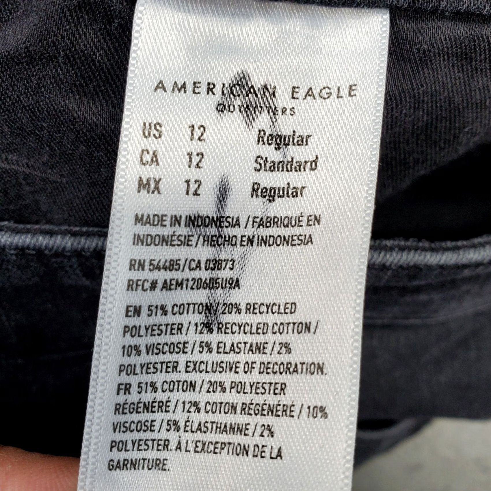 American Eagle Outfitters American Eagle Outfitters Jeans Women Size 12 Black Denim Dream Stretch Straight Leg Comfort Pockets 32 Inseam 26.75 in Mens Womens Girls Boys Size 34" / US 12 / IT 48 - 7 Thumbnail