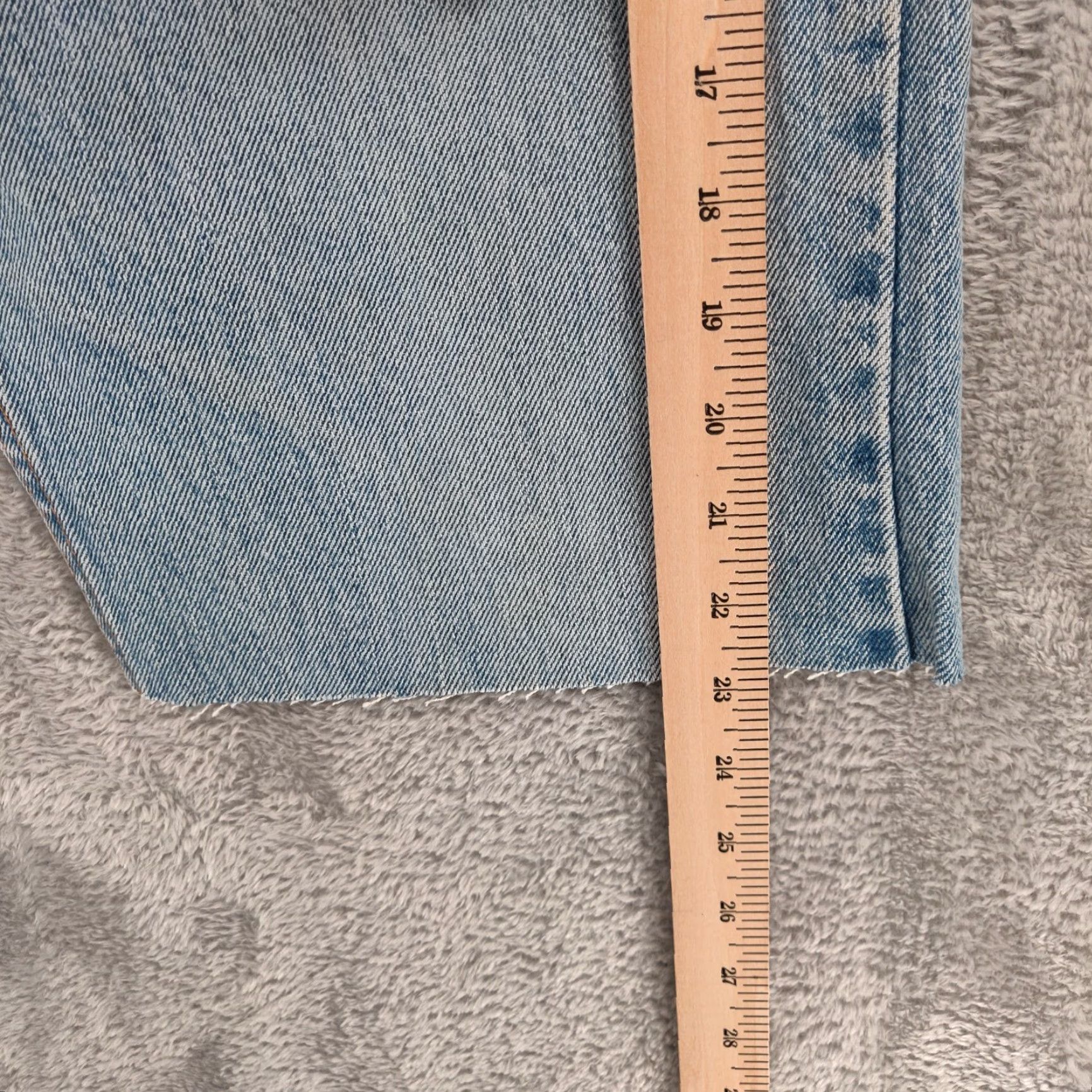Levi's VINTAGE Levi's 505 Shorts Men 34 32x12 Blue Cutoff Denim Button Fly 90s USA Bermuda Distressed Pockets Size US 34 / EU 50 - 4 Thumbnail