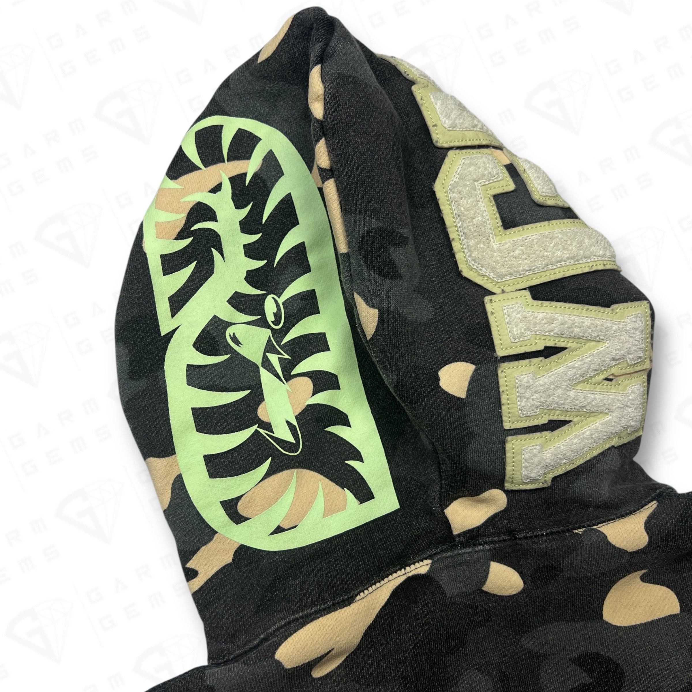 Bape A Bathing Ape Shark Camo Glow In The Dark Full Zip Hoodie Size US S / EU 44-46 / 1 - 5 Thumbnail