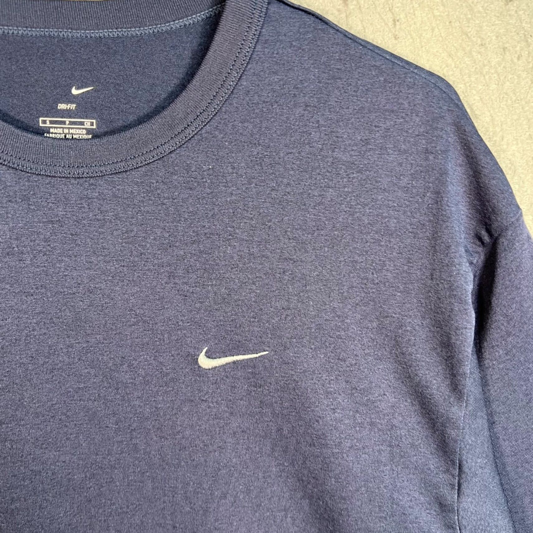 Nike Nike Dri-FIT Shirt Mens Size Small Navy Blue Polyester Lightweight Size US S / EU 44-46 / 1 - 5 Thumbnail
