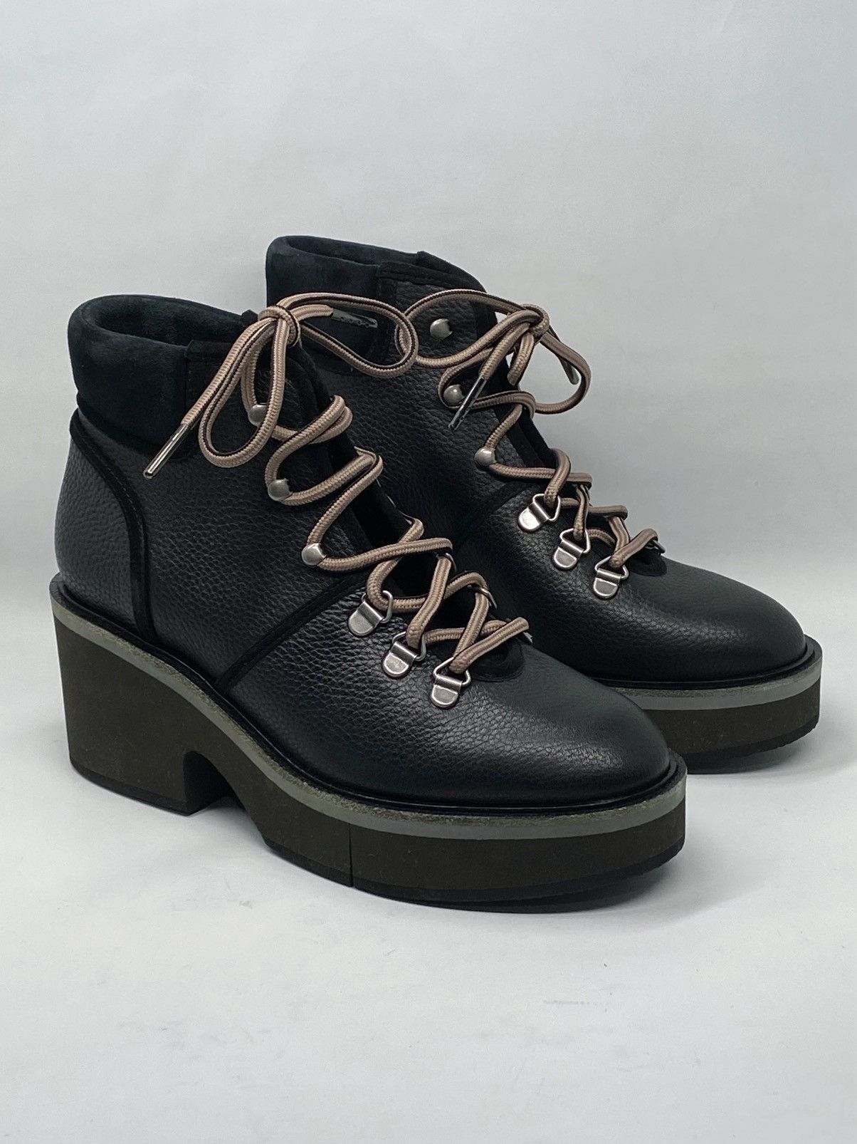 Robert Clergerie Clergerie Lace Up Leather booties size 37 Size US 7 / IT 37 - 4 Thumbnail