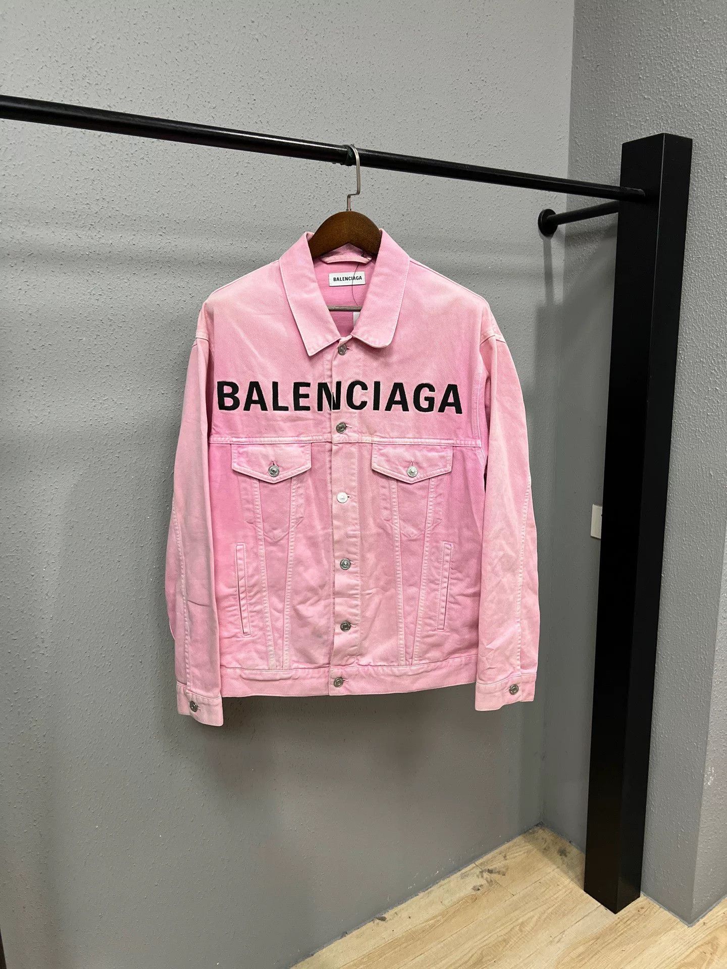Balenciaga balenciaga pink denim jacket size 36 Size S / US 4 / IT 40 - 1 Thumbnail