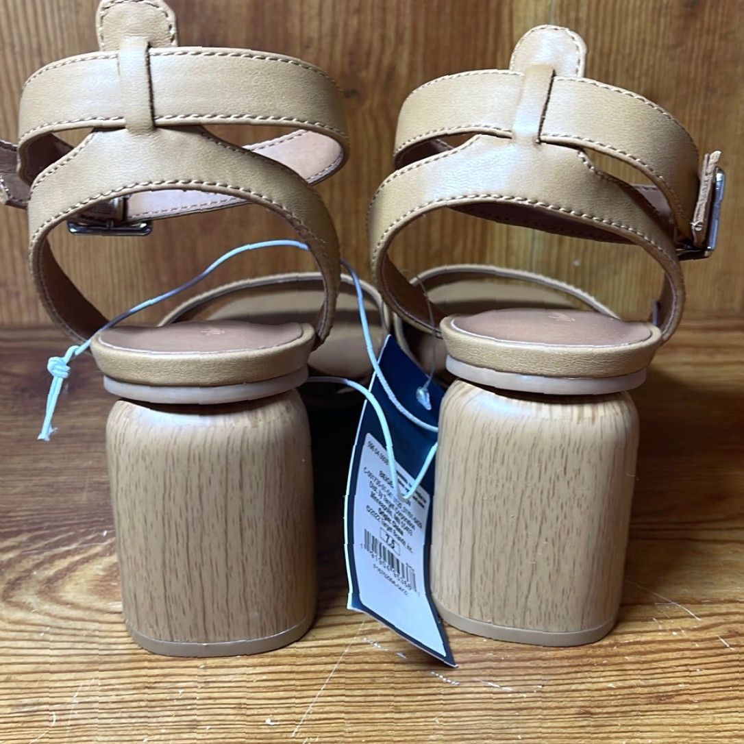 Vintage VINTAGE Universal Thread Women’s Beige Lauren Chunky Heels adjustable ankle strap size 7.5 Tan Womens Heels 3” Size US 8 / IT 38 - 4 Thumbnail