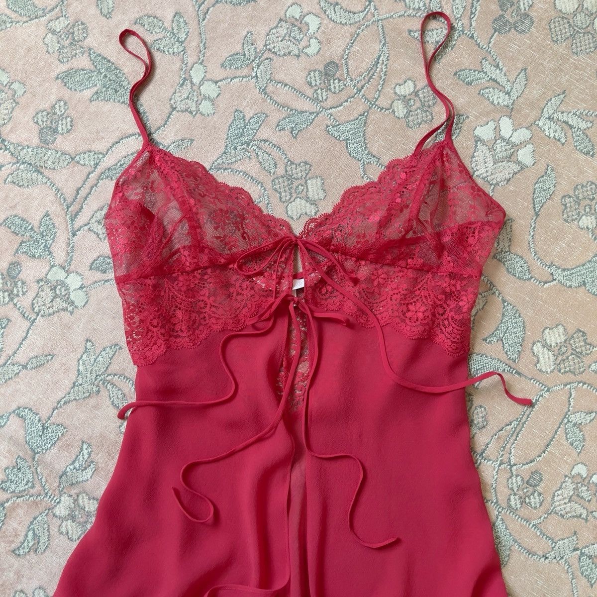 Victoria's Secret Victoria’s Secret Red Lace & Silk Sheer Camisole (M) Size M / US 6-8 / IT 42-44 - 9 Thumbnail