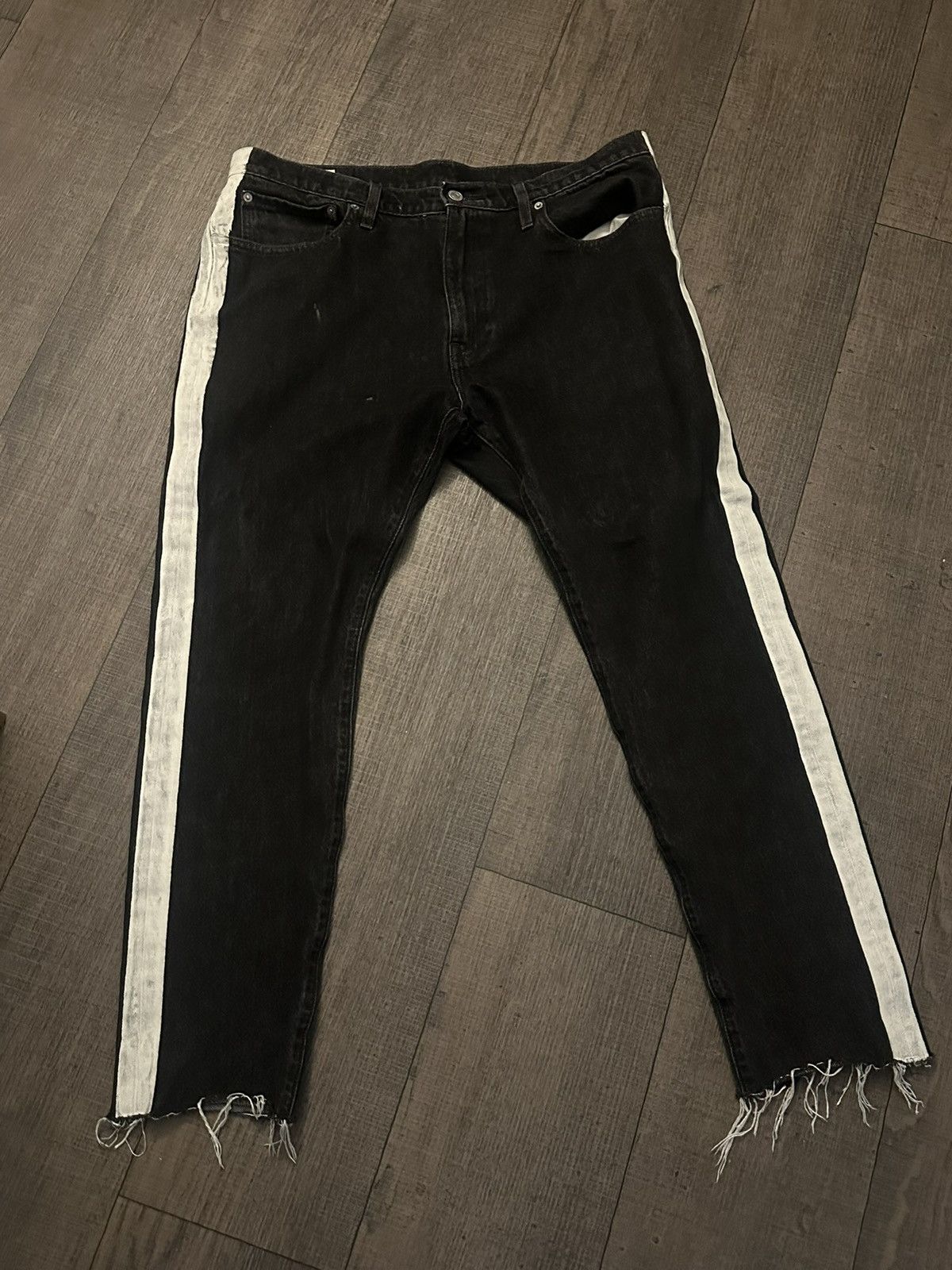 Levi's Black/White striped straight leg Levi’s Size US 34 / EU 50 - 1 Thumbnail