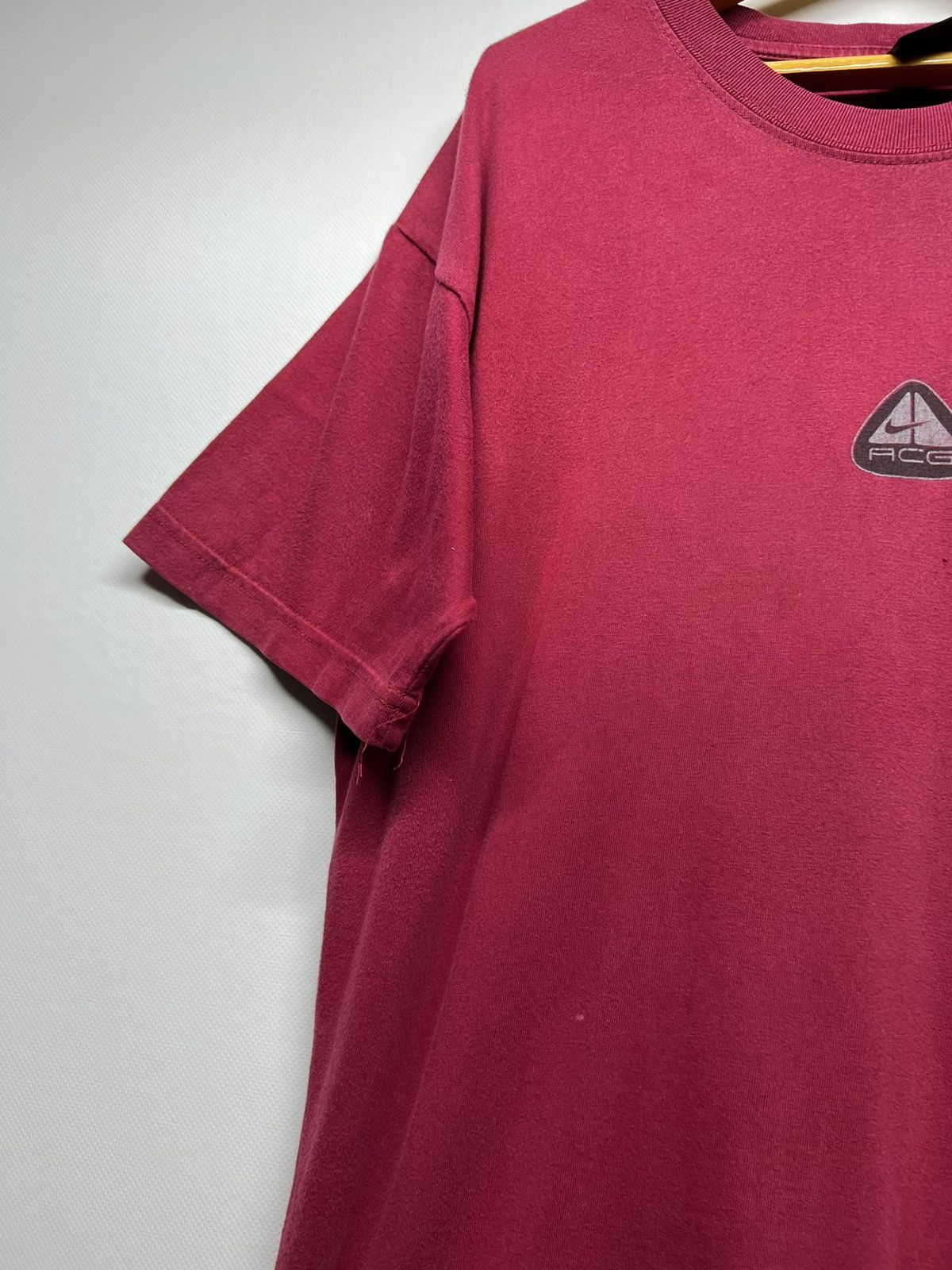 Nike ACG × Vintage Vintage Y2k Nike Acg ❤️ Center Logo T-Shirt 90’s Size US L / EU 52-54 / 3 - 5 Thumbnail