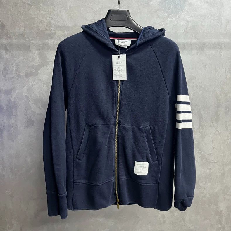 Thom Browne Thom browne The latest navy blue classic four-striped sleev Size US XL / EU 56 / 4 - 1 Thumbnail