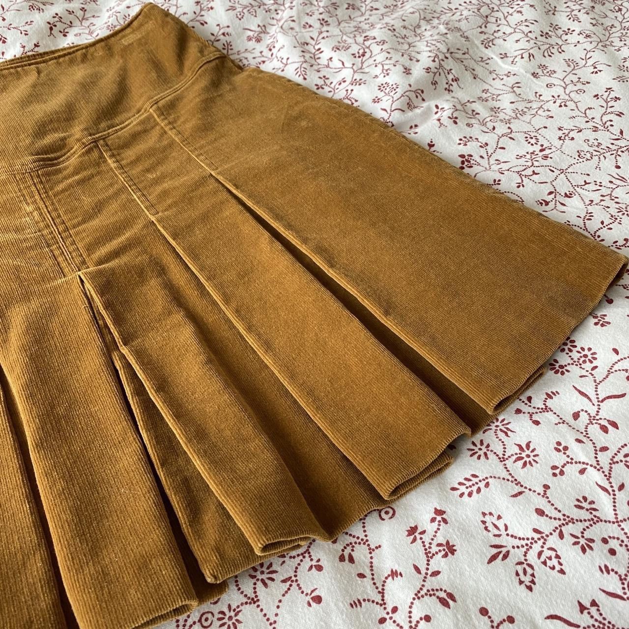 Dolce & Gabbana Dolce & Gabbana FW2002 Dirndl tirol pleated corduroy skirt Size 26" / US 2 / IT 38 - 4 Thumbnail