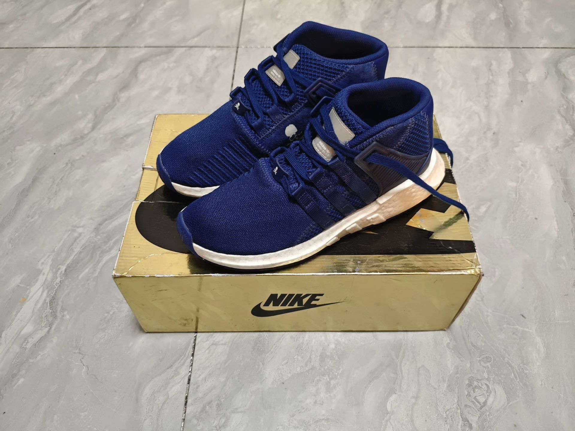 Adidas Adidas Blue Lowtop Sneakers 9 Men Size US 9 / EU 42 - 1 Thumbnail