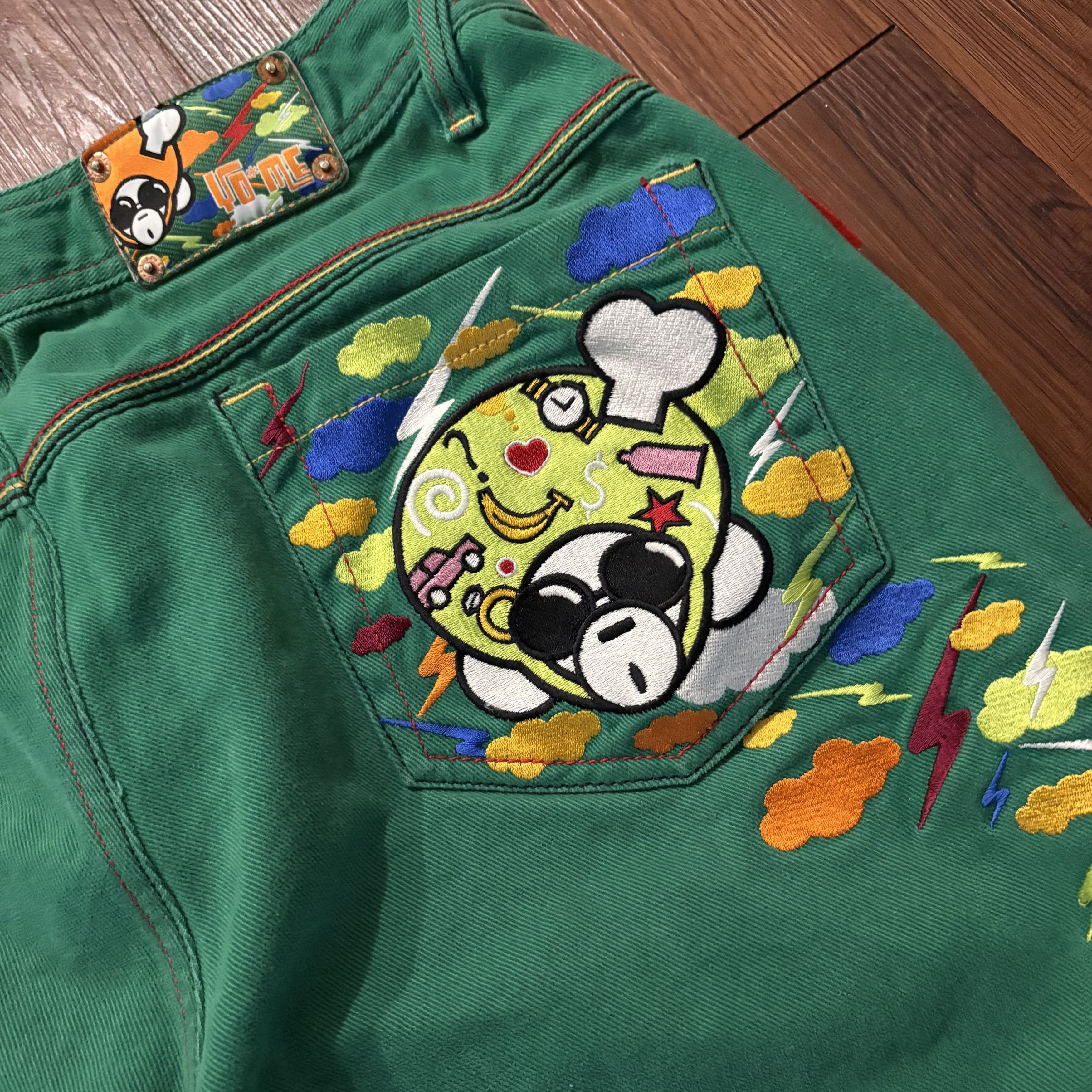 Other YO*ME Green Embroidered Shorts Size US 36 / EU 52 - 2 Thumbnail