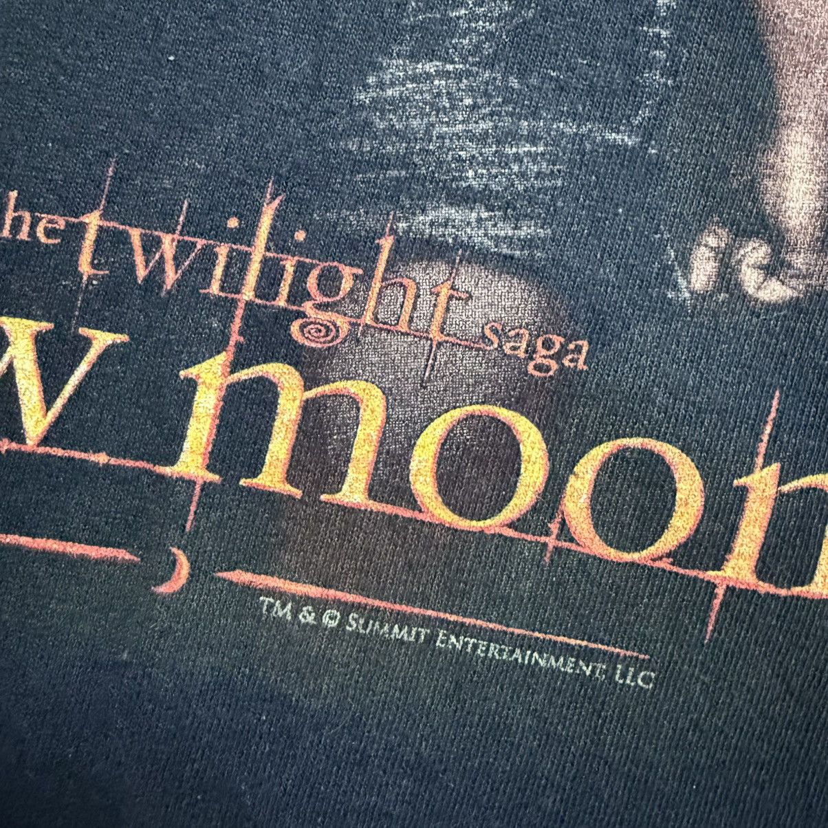 Vintage Vintage Y2K Twilight Saga New Moon Tee Size US L / EU 52-54 / 3 - 5 Thumbnail