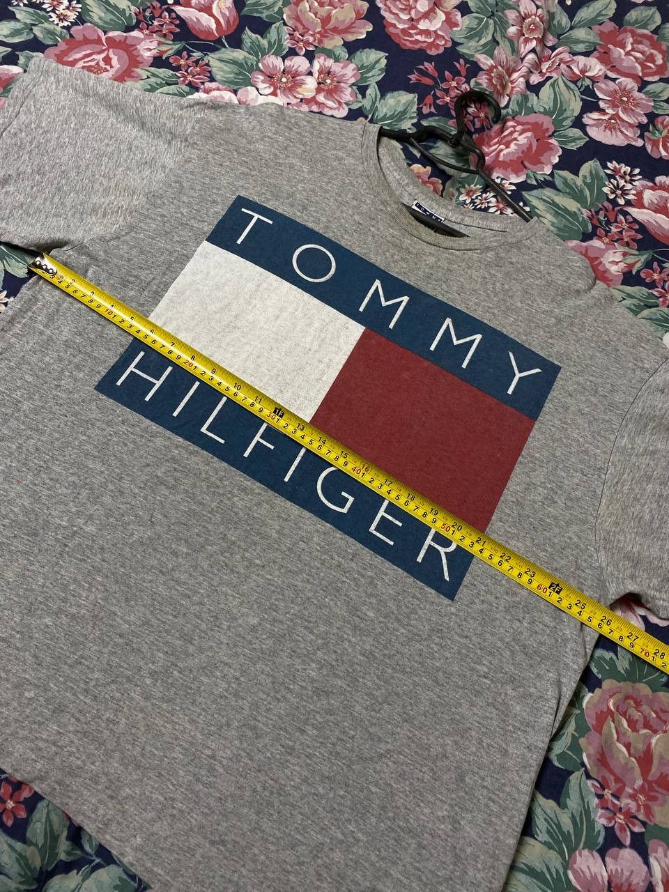 Tommy Hilfiger × Vintage Vintage 90’s Tommy Hilfiger Big Logo Spell Out TShirt Size US XL / EU 56 / 4 - 16 Thumbnail