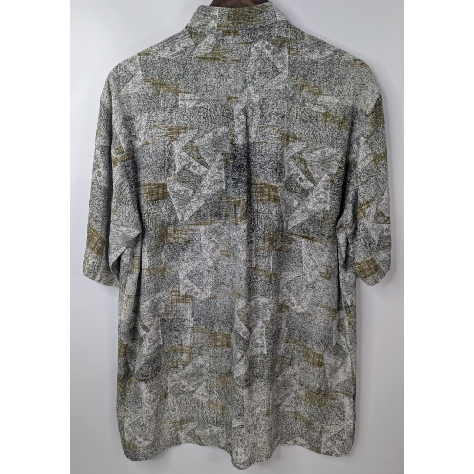 Vintage ANH BAO Silk Button Shirt Short Sleeve Abstract Geometic Size Mens L Beachy Shirt (Button-Up) Casual Workwear Size US L / EU 52-54 / 3 - 3 Thumbnail