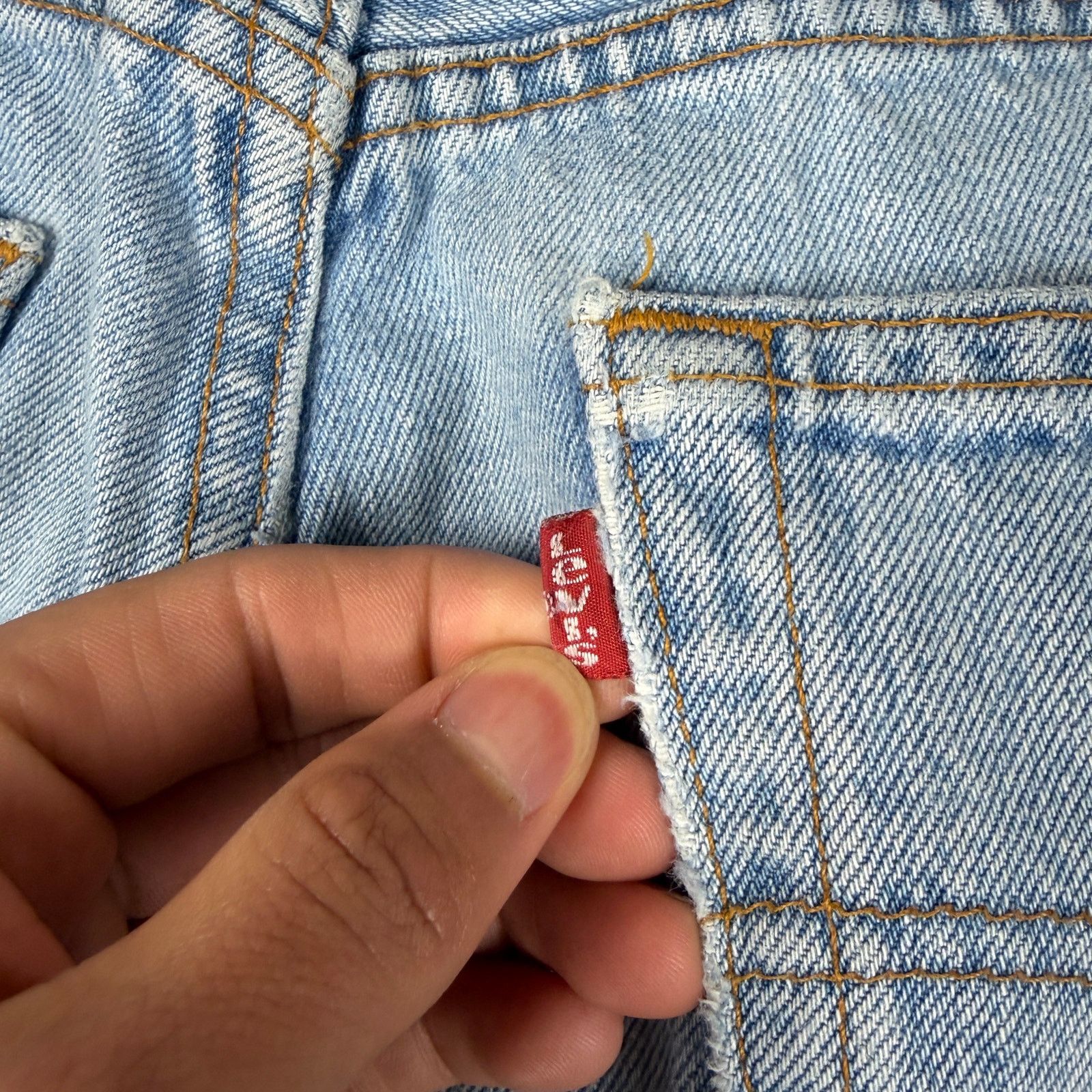 Levi's Vintage Levis Button Fly 501 Jeans Light Wash 33x32 Slim Fit Size US 30 / EU 46 - 11 Thumbnail