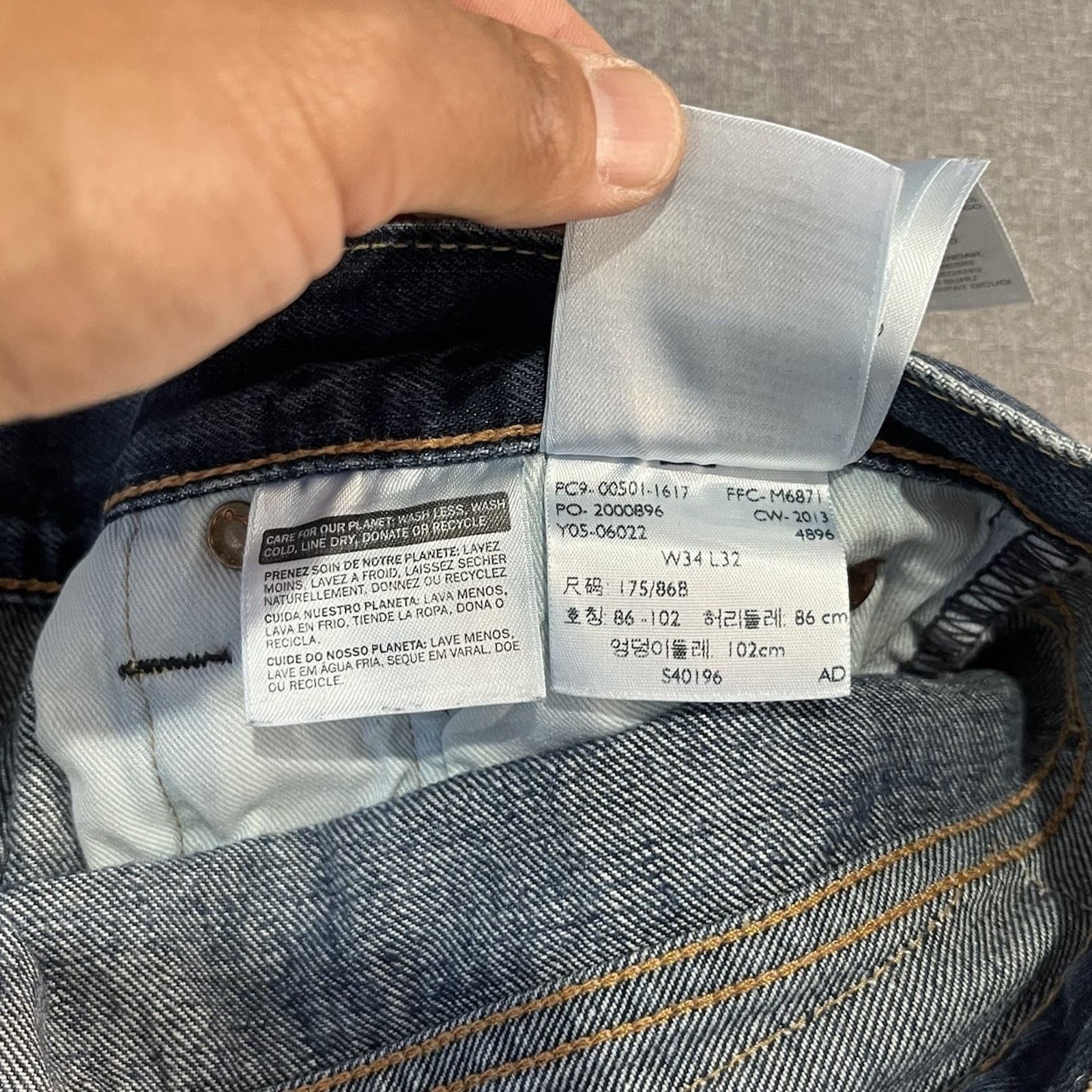Levi's Levi's 501 Blue Denim 100% Cotton Straight Mens Size 34x32 Size US 34 / EU 50 - 8 Thumbnail