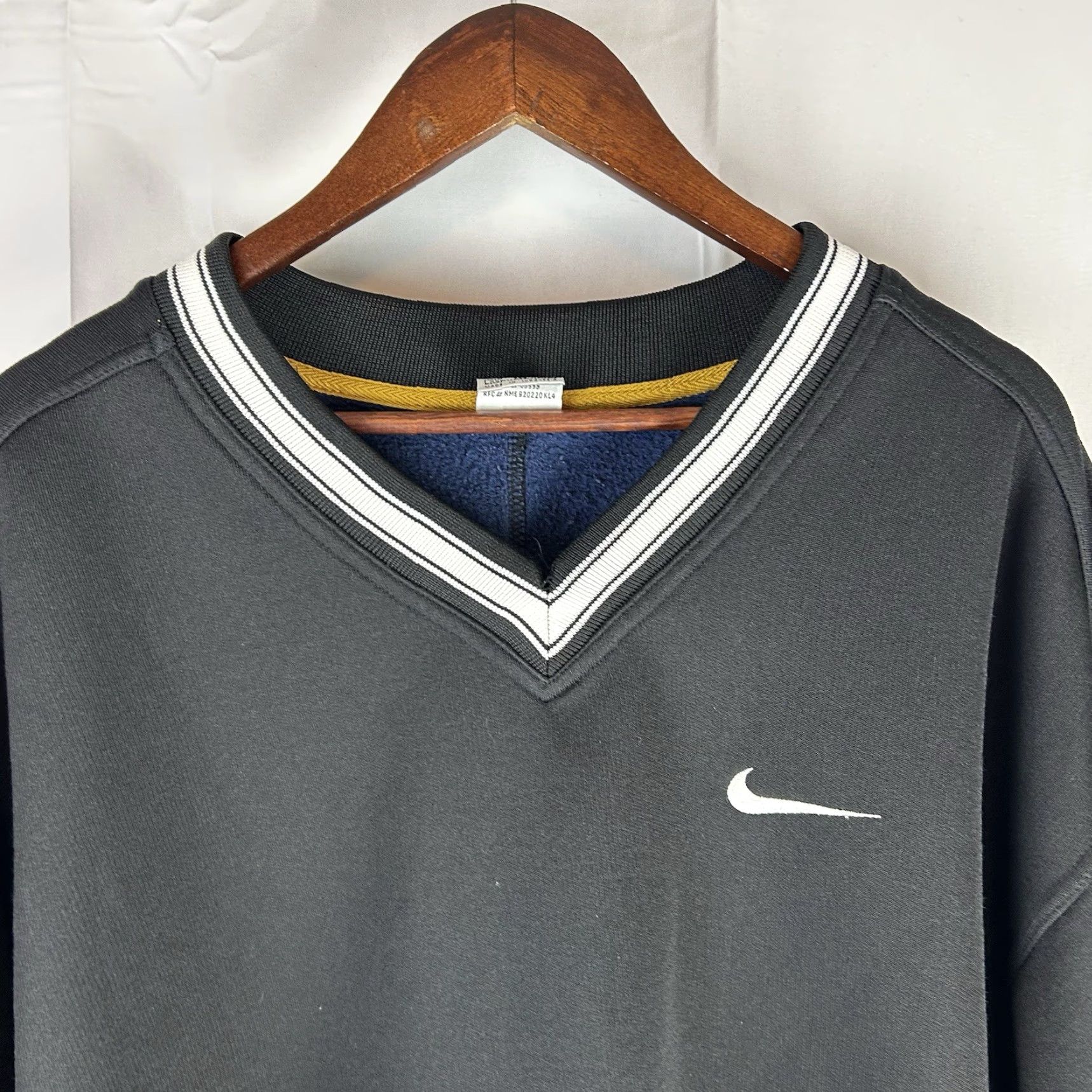 Nike VINTAGE Nike Sweatshirt Black Mens XXL Pull Over Swoosh Logo 90s Sherpa Lined Crew Neck Size US XXL / EU 58 / 5 - 2 Thumbnail