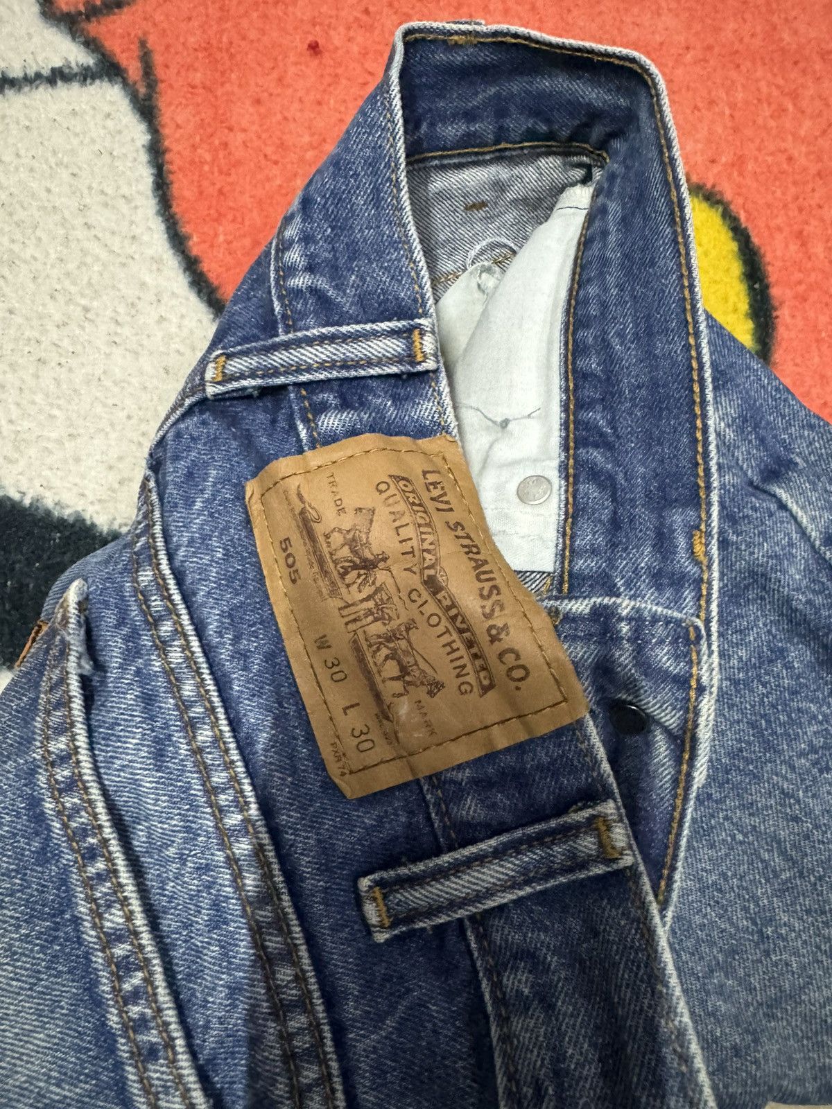 VINTAGE LEVIS 505 JEANS