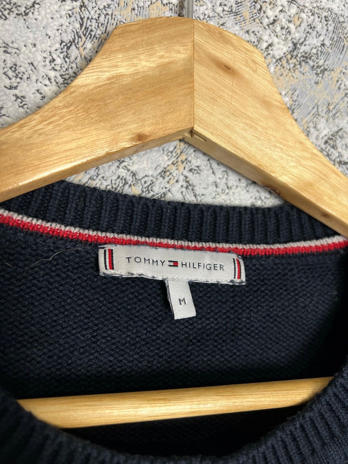 Tommy Hilfiger × Vintage Vintage Tommy Hilfiger Big Logo Knitted Sweater Size M Size US M / EU 48-50 / 2 - 4 Thumbnail
