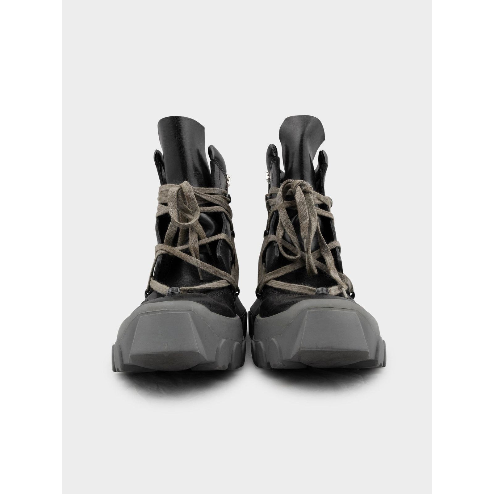 Pentagram Tractor Hiking Boot