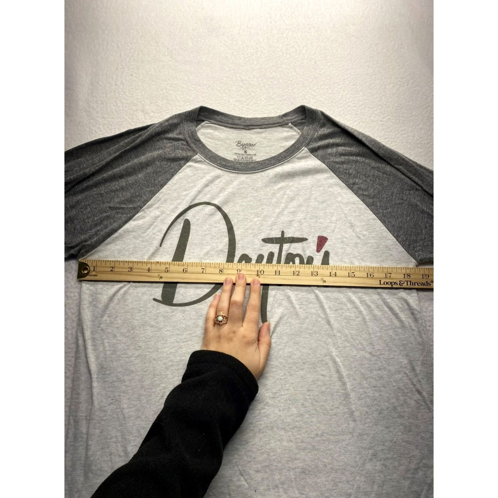Vintage VINTAGE Bygone Dayton’s Shirt Womens Small 3/4 Sleeve Grey Cotton Blend T-Shirt Womens, Daytons, 5112, Pre-Owned Like New Size S / US 4 / IT 40 - 6 Thumbnail