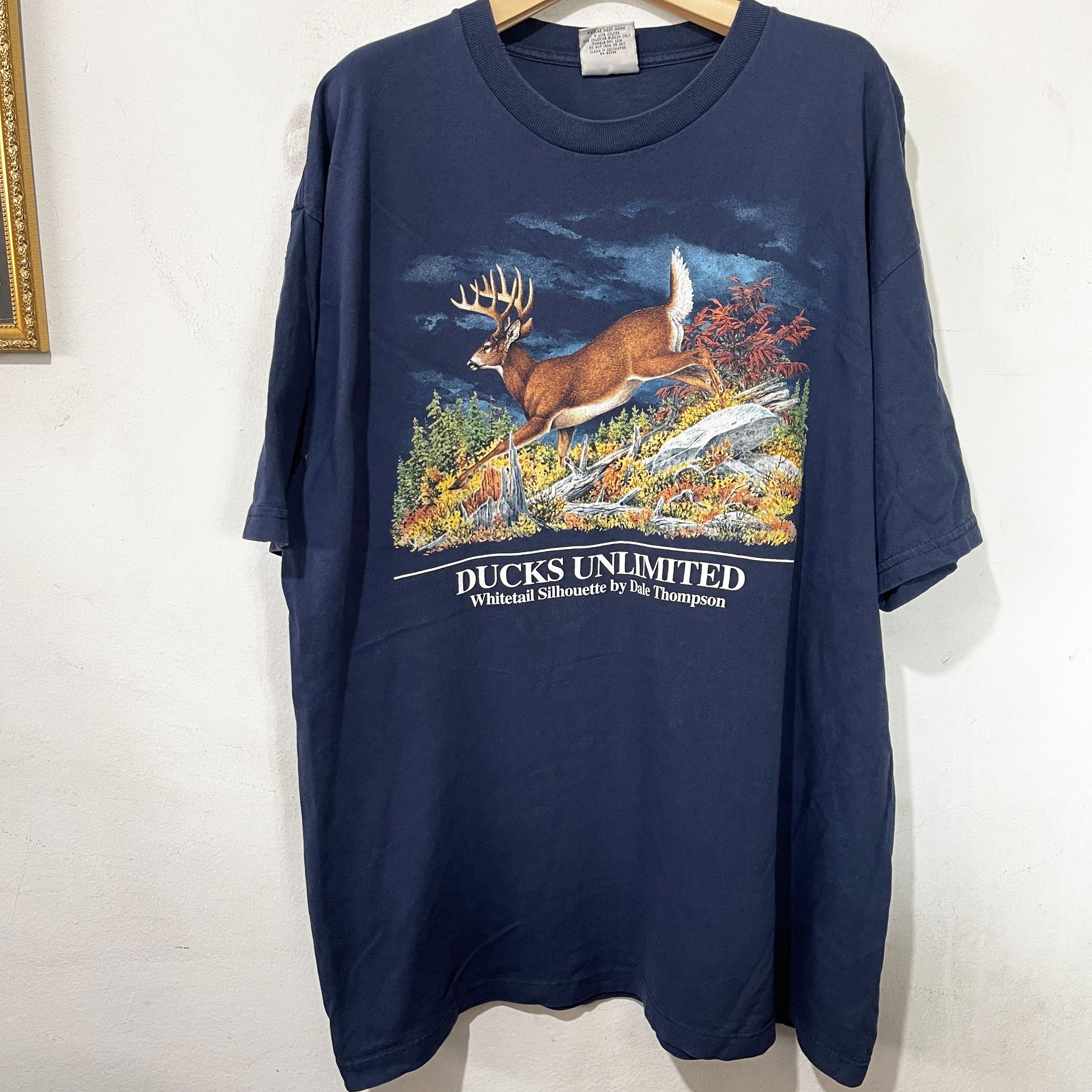 Vintage Vintage Ducks Unlimited Whitetail Deer Graphic T-Shirt Size US XL / EU 56 / 4 - 1 Thumbnail