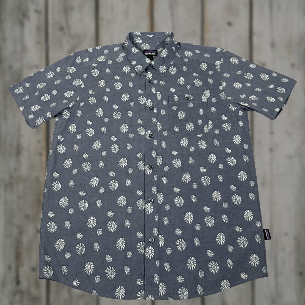 Patagonia Patagonia Shirt Mens Medium Blue Go To Button Up Organic Cotton Stretch Hike Size US M / EU 48-50 / 2 - 1 Thumbnail
