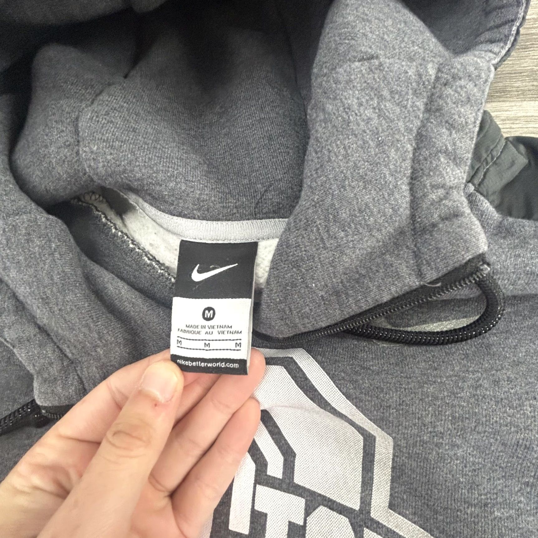 Nike VINTAGE Ohio State Nike Hoodie Mens M Gray Pullover Sweatshirt Football NCAA Size US M / EU 48-50 / 2 - 3 Thumbnail
