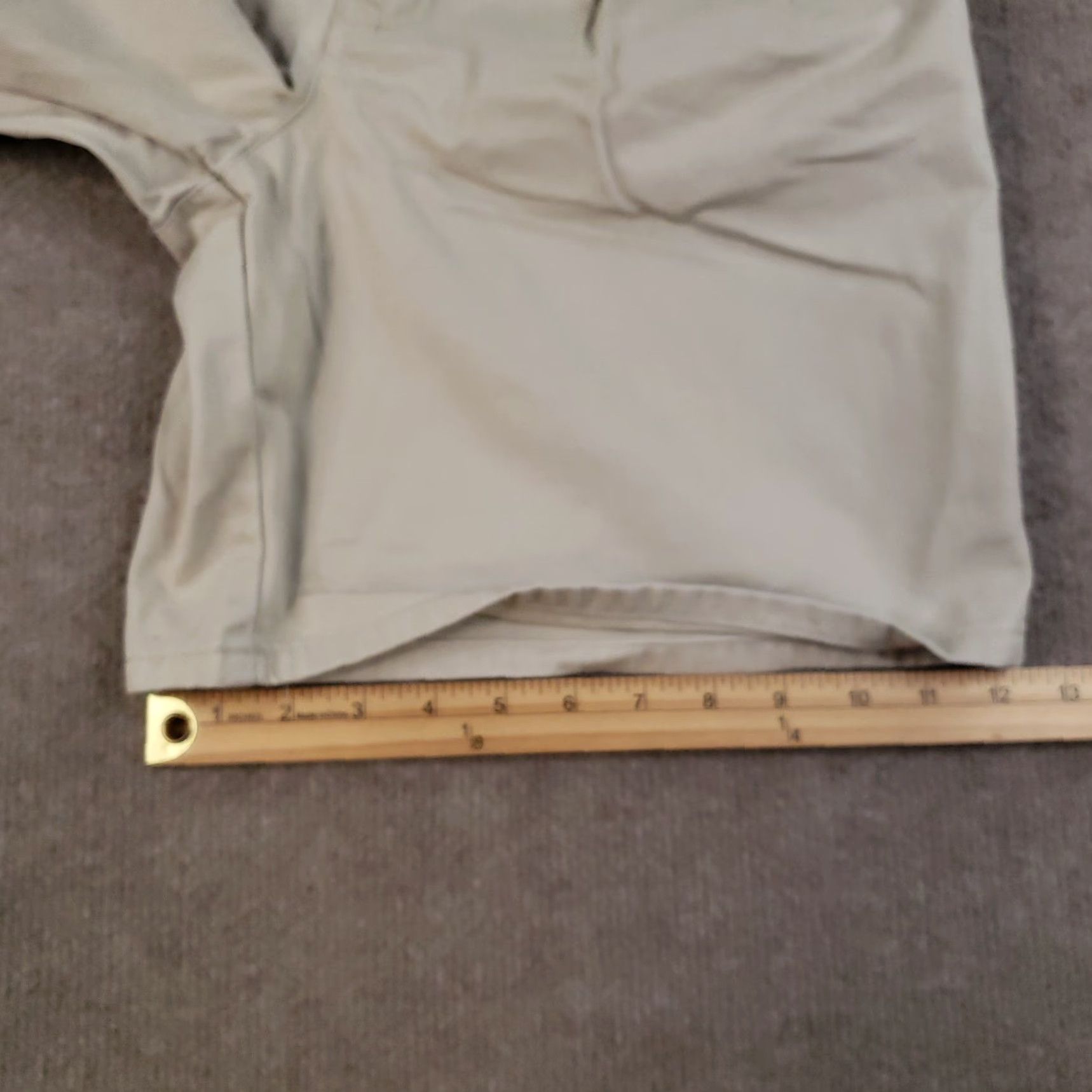 Eastern Mountain Sports Eastern Mountain Sports Shorts Womens Size 6 Beige Pleated High Rise Casual Size 28" / US 6 / IT 42 - 3 Thumbnail