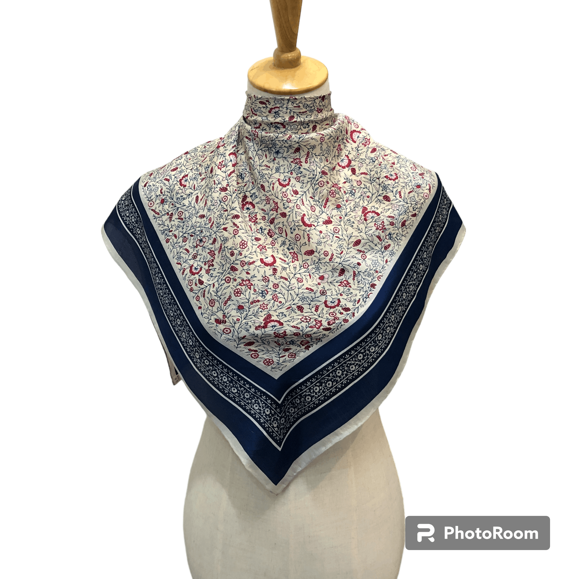 Japanese Brand Vintage Luxury Floral Hand Rolled Silk Scarf M1328 Size ONE SIZE - 1 Thumbnail