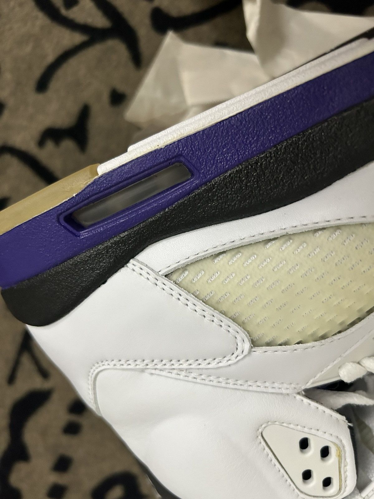 Jordan Brand 2006 DS Air Jordan V (5) LS “Grape” Size US 9 / EU 42 - 12 Thumbnail
