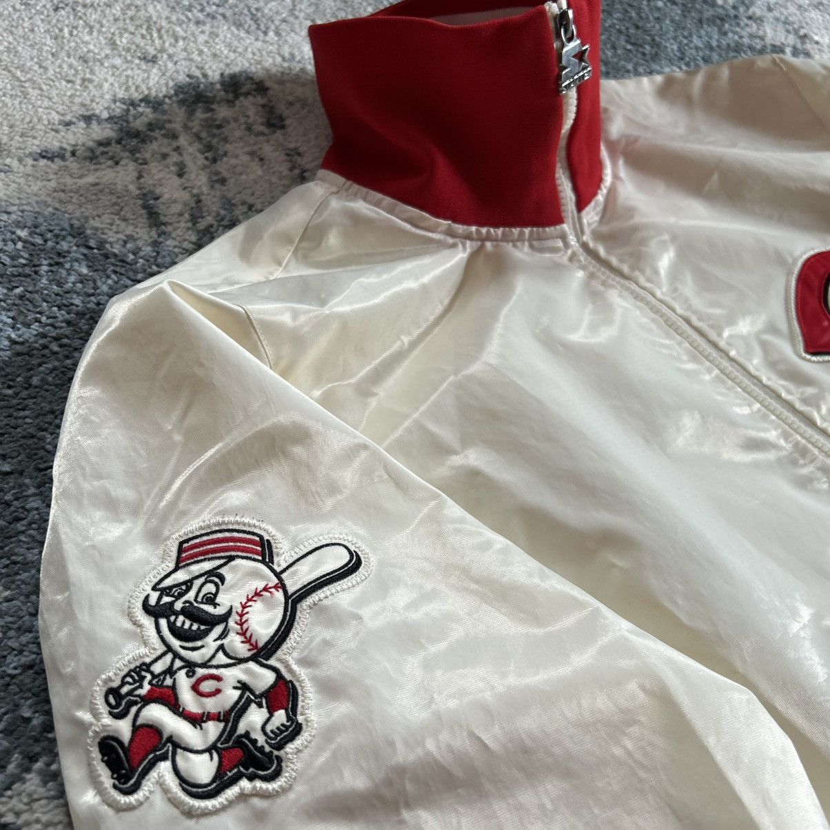 Starter CREAM CiNCiNNATi REDS SATiN MLB DUGOUT BULLPEN WiNDBREAKER Size US L / EU 52-54 / 3 - 6 Thumbnail