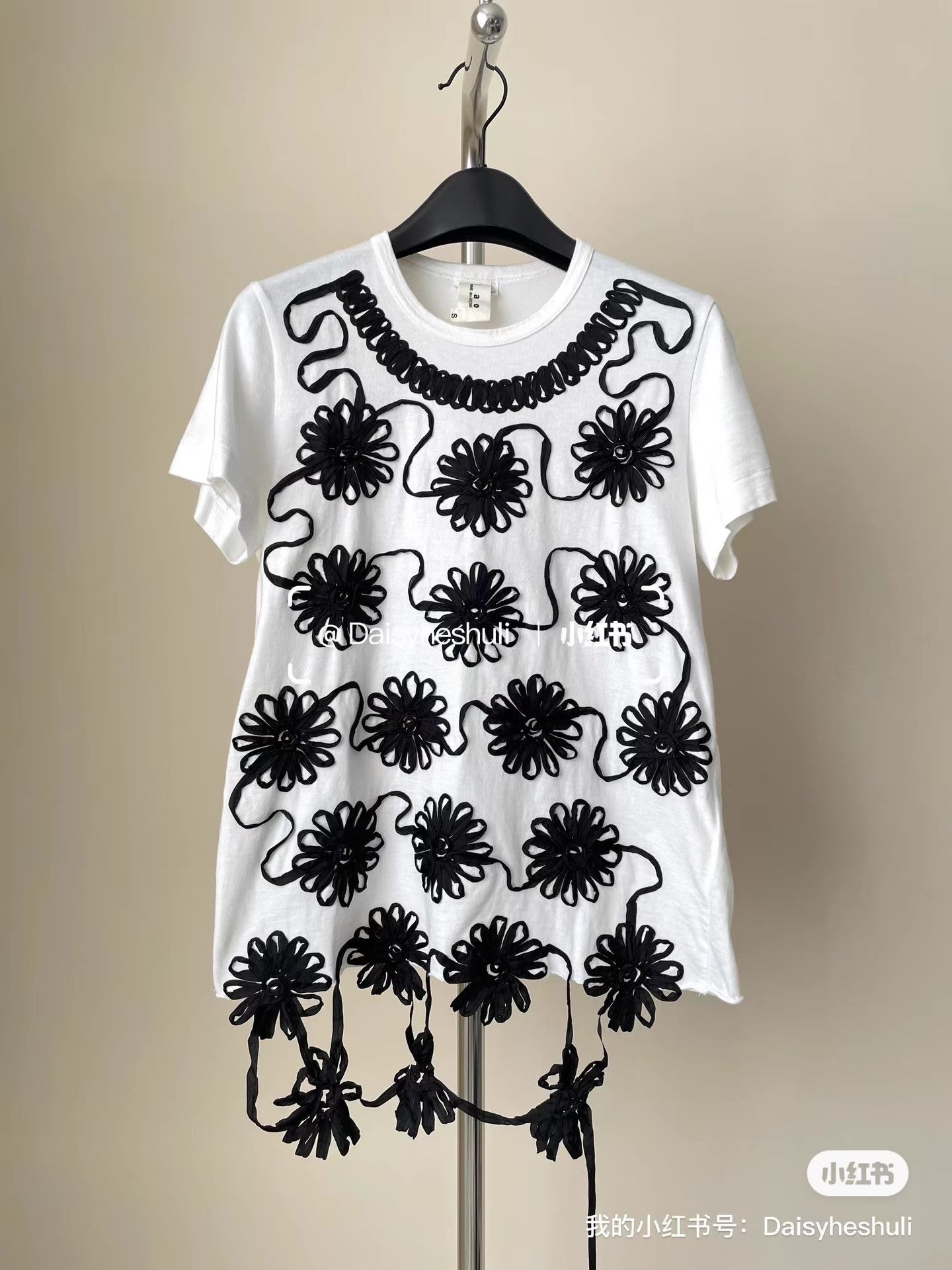 Comme des Garcons Comme des Garçons Unique Short Sleeve T-shirt。 Ｑ24 Size S / US 4 / IT 40 - 1 Thumbnail