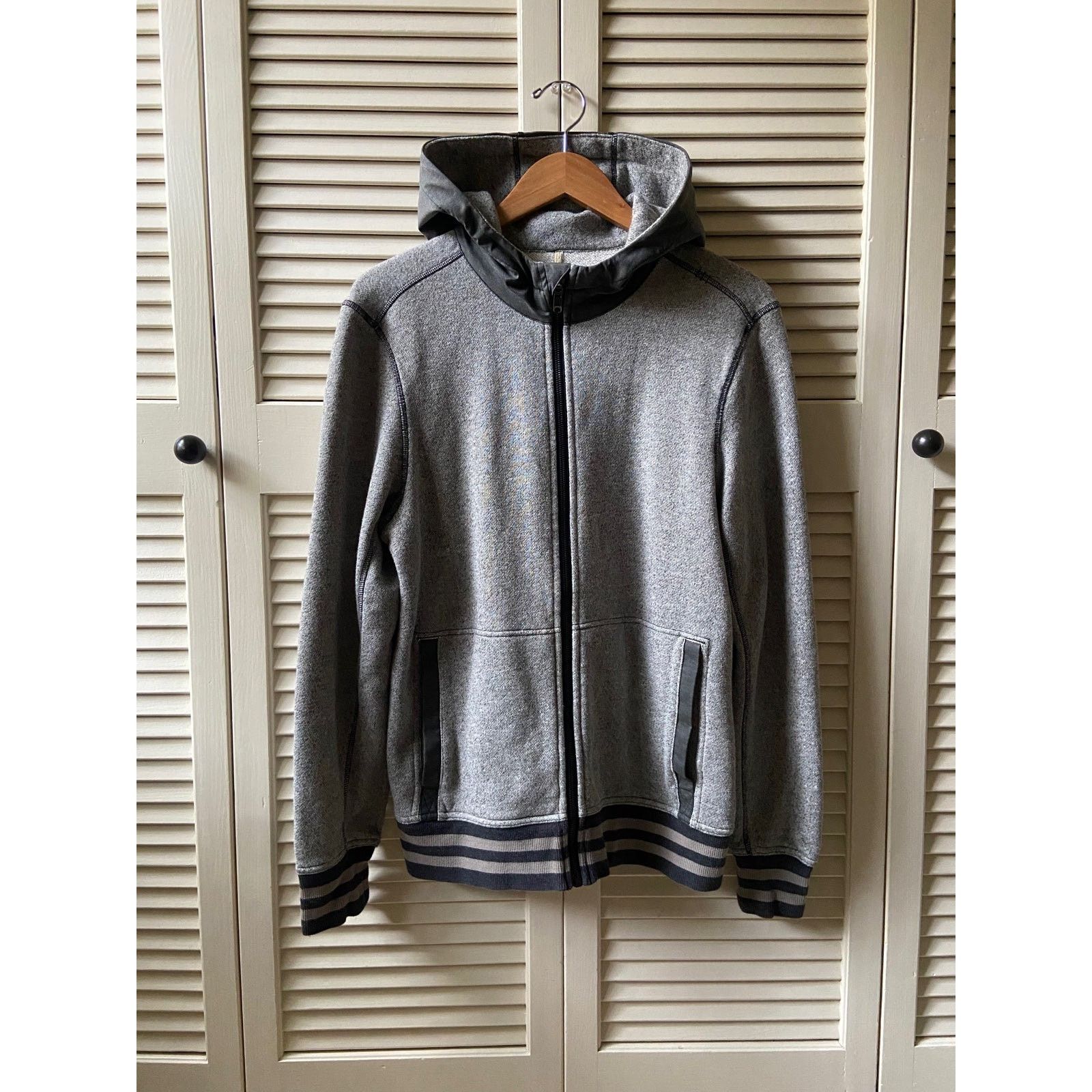 Lululemon LuluLemon Full Zip Grey Hoodie Sweatshirt Jacket Size M Size US M / EU 48-50 / 2 - 1 Thumbnail