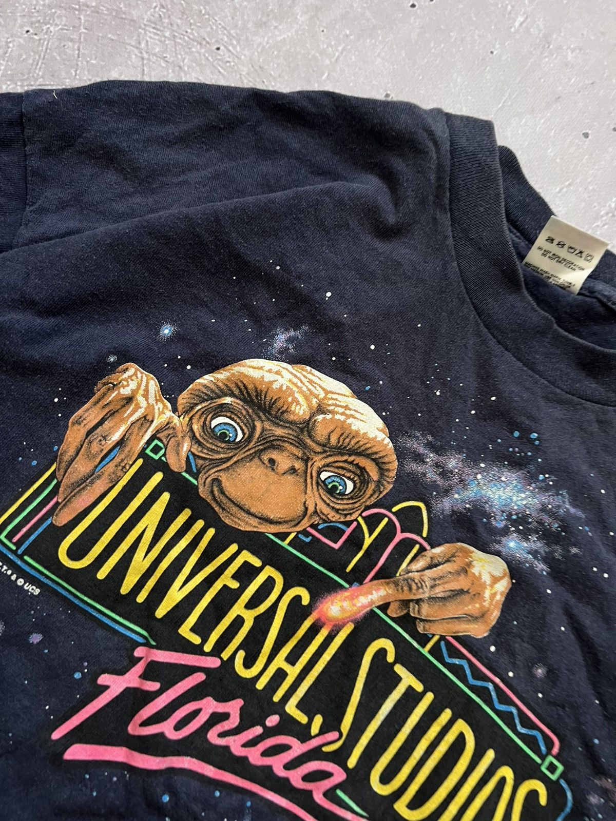 Universal Studios Vintage 80s Universal Studios Florida ET Shirt Men’s Size XL Size US XL / EU 56 / 4 - 3 Thumbnail