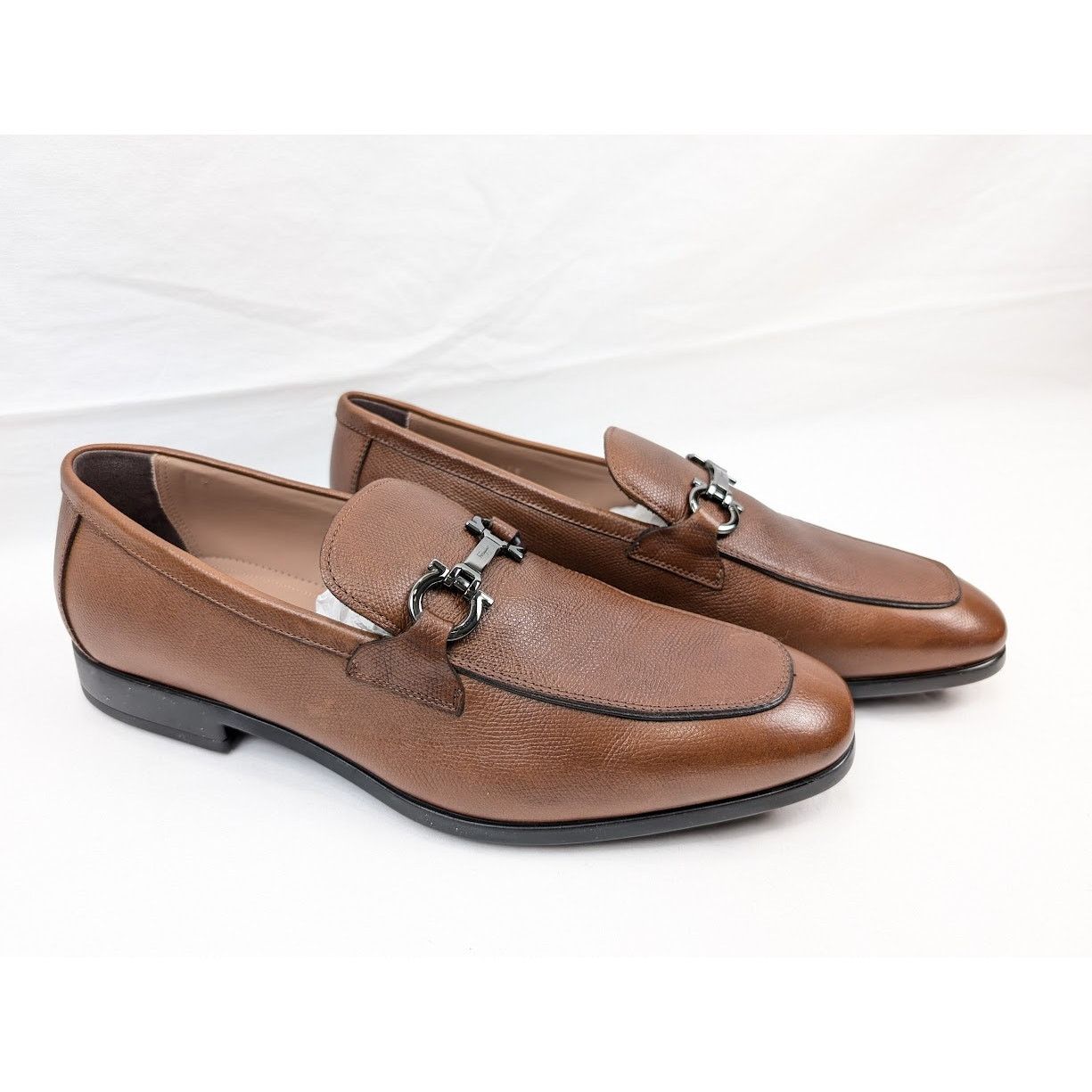Salvatore Ferragamo o1rshd1 Radica Pebble Calf Loafers in Brown Size US 11 / EU 44 - 14 Thumbnail