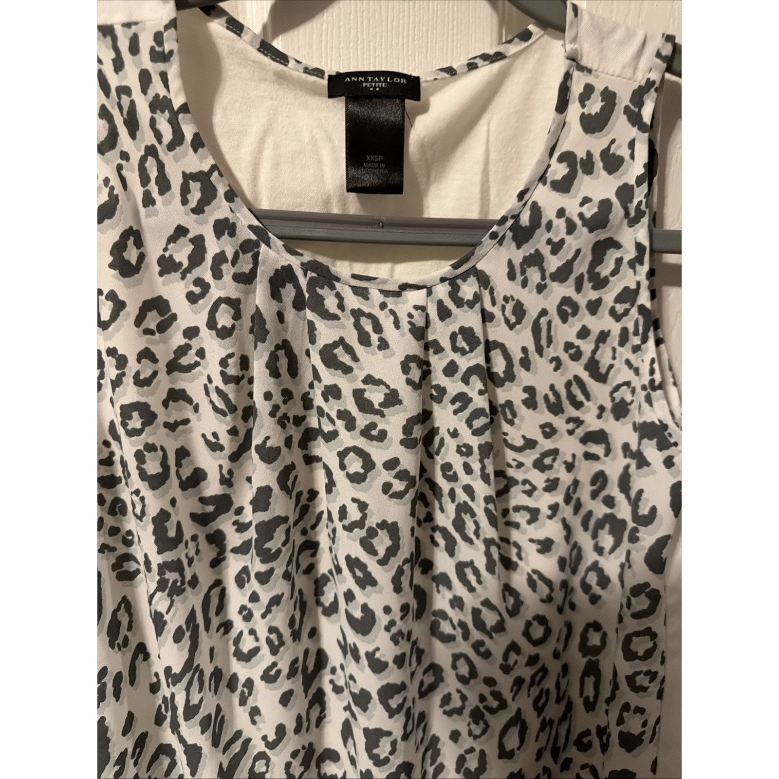 Ann Taylor Ann Taylor Petite XXSP Blue Sleeveless Top Animal Print Size XXS / US 00 / IT 34 - 8 Thumbnail