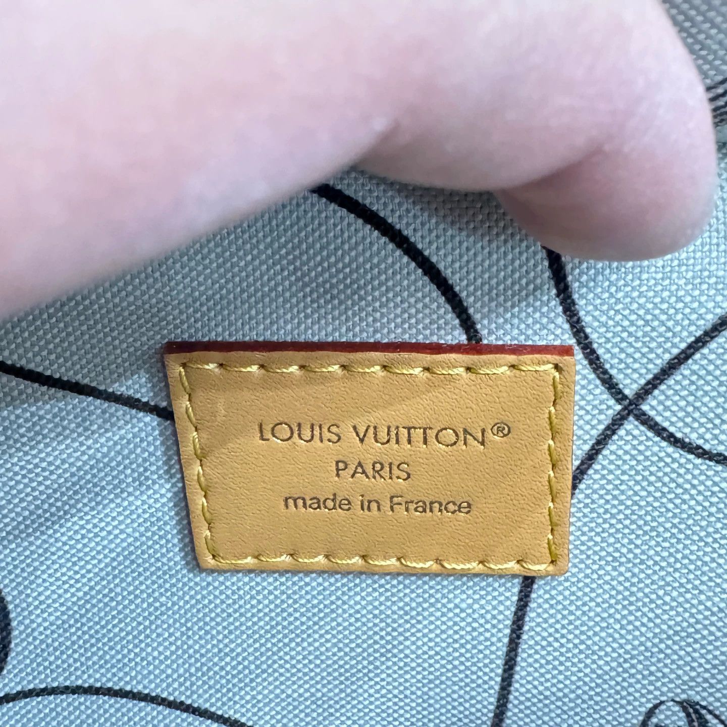 Louis Vuitton LV Radio Bag Men's 99 New Size ONE SIZE - 8 Thumbnail