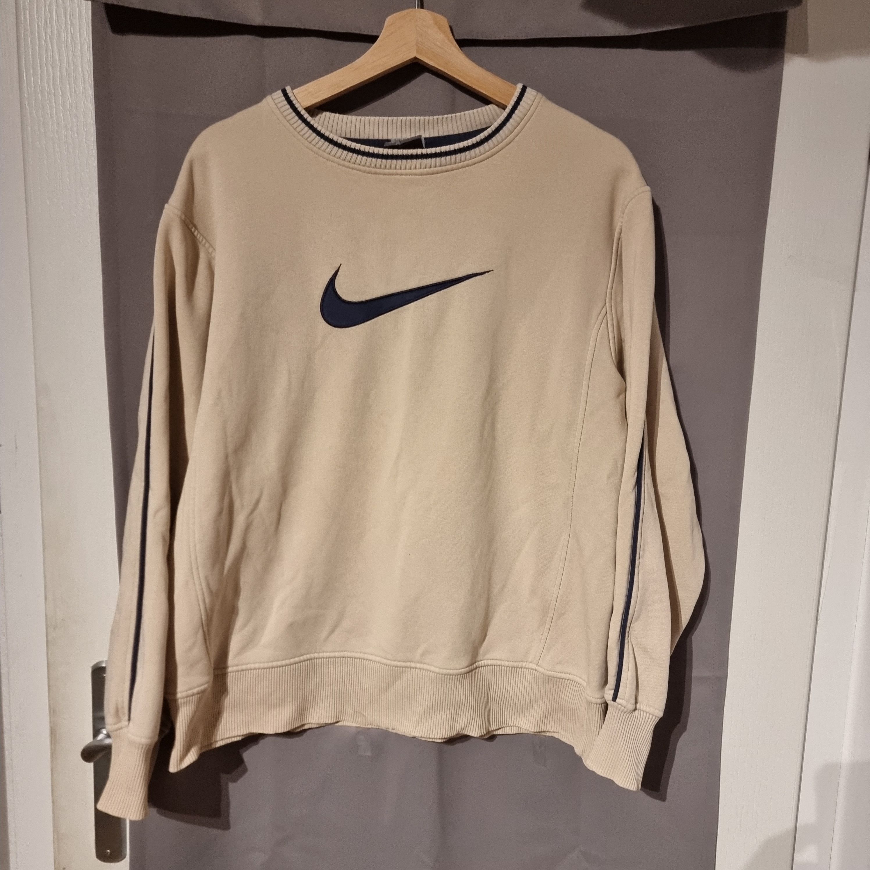 Nike Nike vintage center swoosh 90s style Size US M / EU 48-50 / 2 - 1 Thumbnail