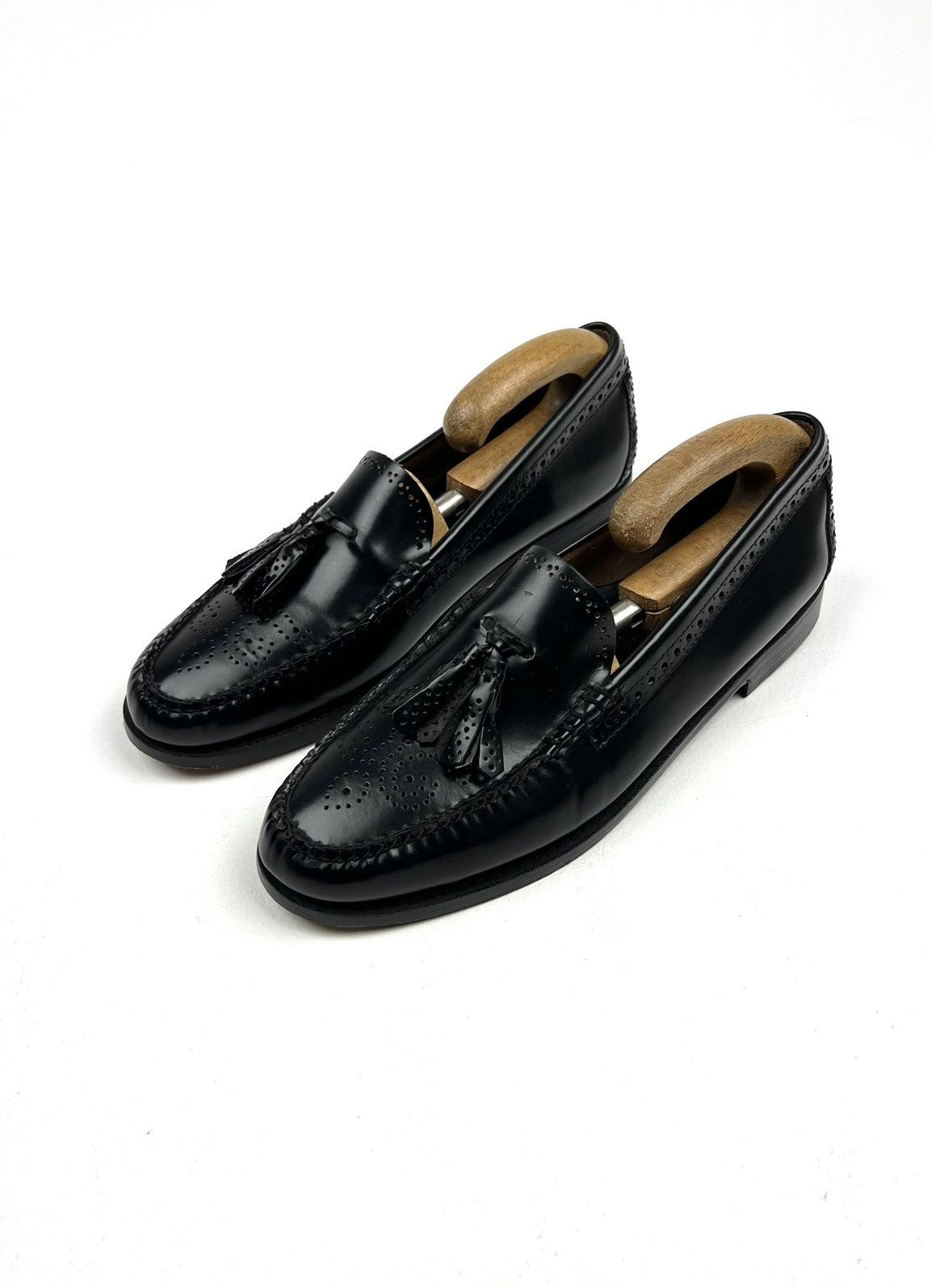image of G H Bass Co G. H. Bass & Co (Weejuns) Leather Shoes / Loafers in Black, Women's (Size 10)