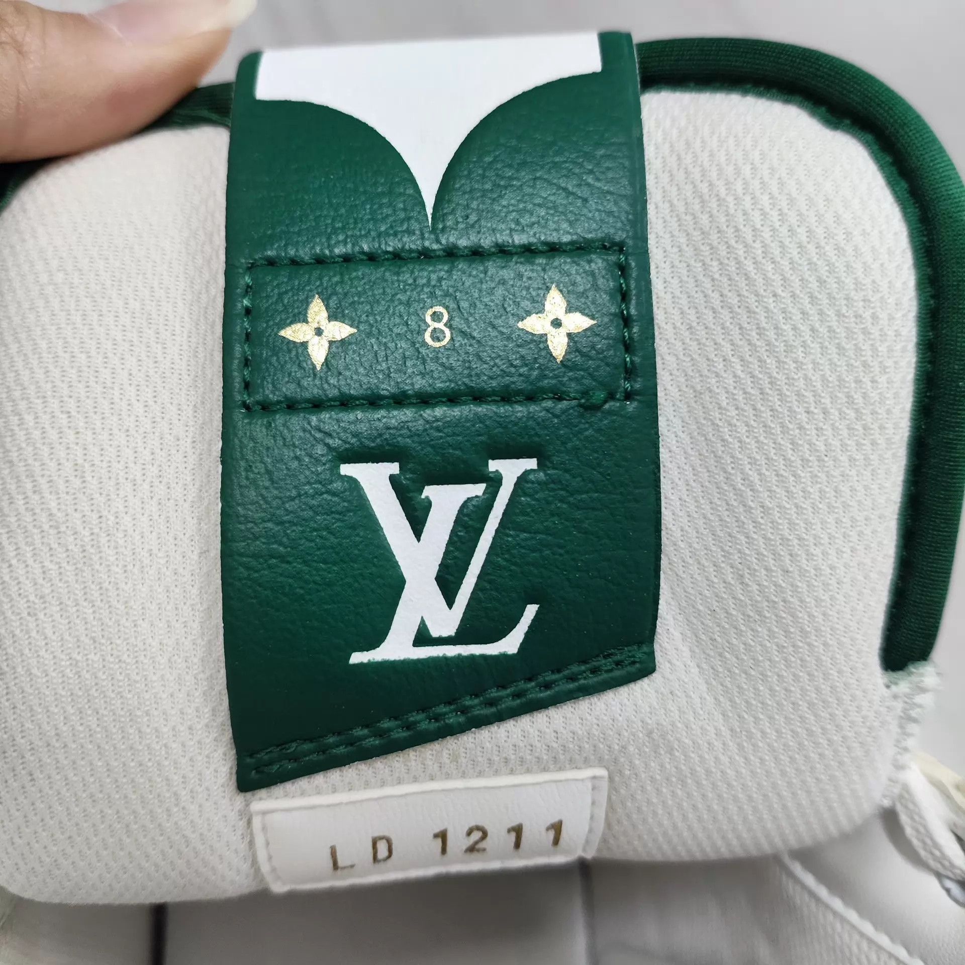 Louis Vuitton LV Leather Flat 8 Gray/White Colorblock Minor Wear Size US 9 / EU 42 - 4 Thumbnail