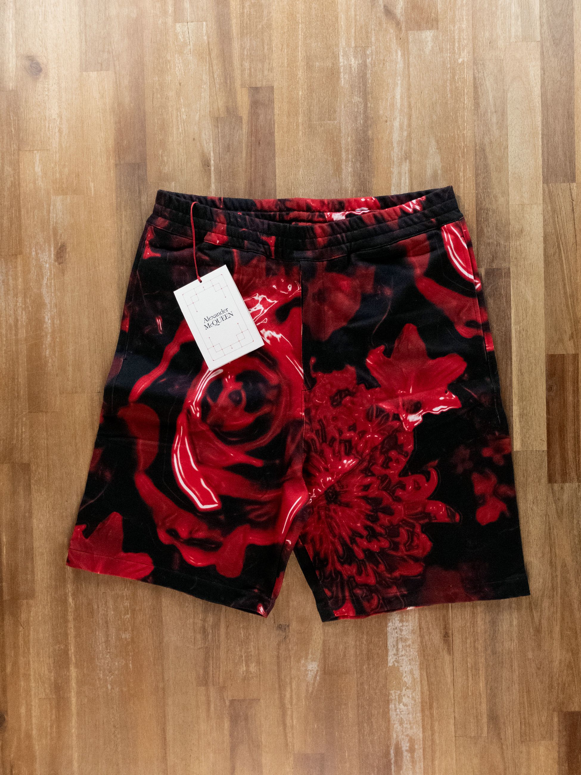 Alexander McQueen ALEXANDER MCQUEEN red & black Wax Floral shorts Medium NWT Size US 32 / EU 48 - 1 Thumbnail