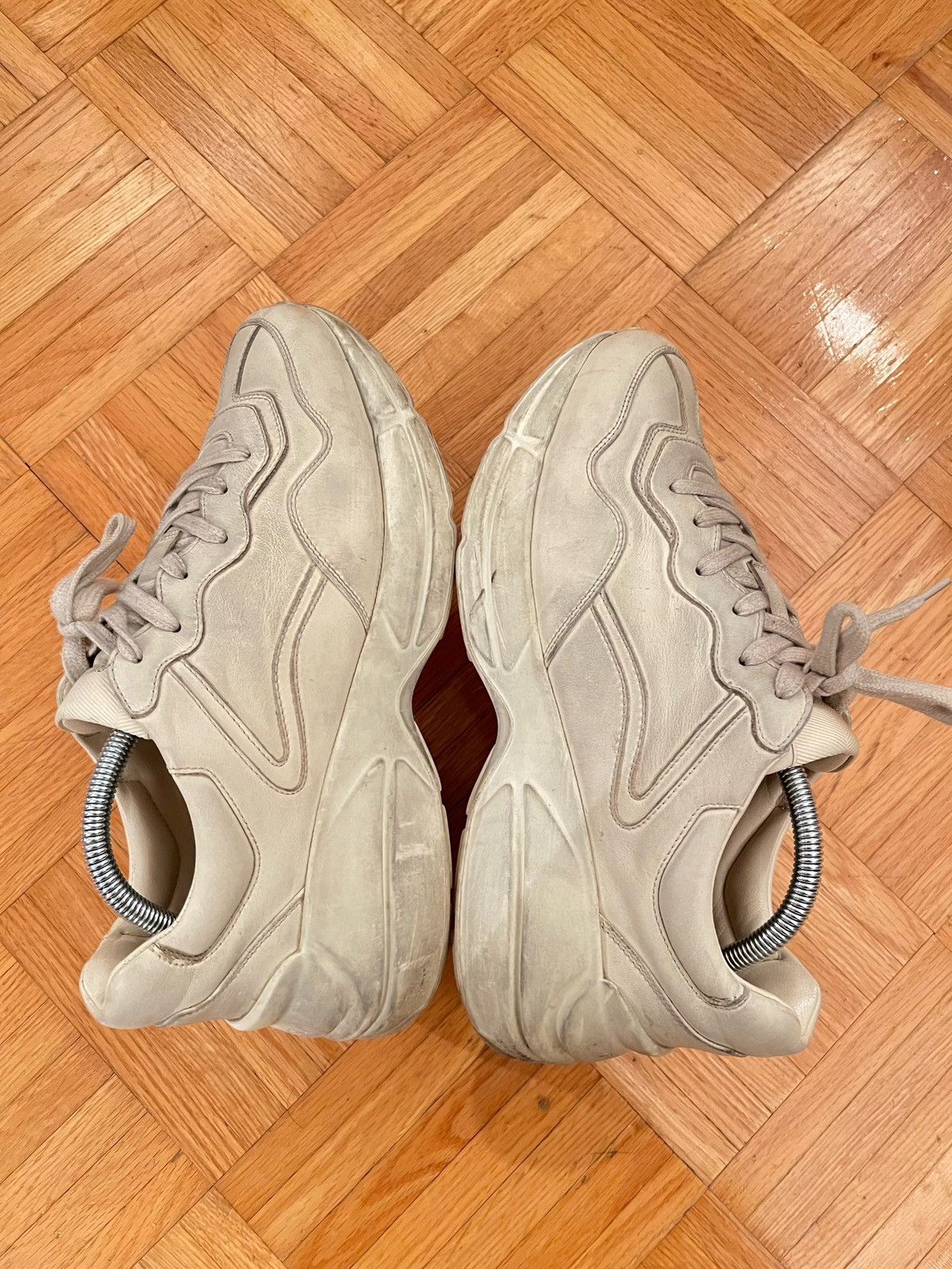 Gucci Gucci 7 Rhyton Distressed Ivoire Dirty Oversized Sneakers Size US 7 / EU 40 - 7 Thumbnail