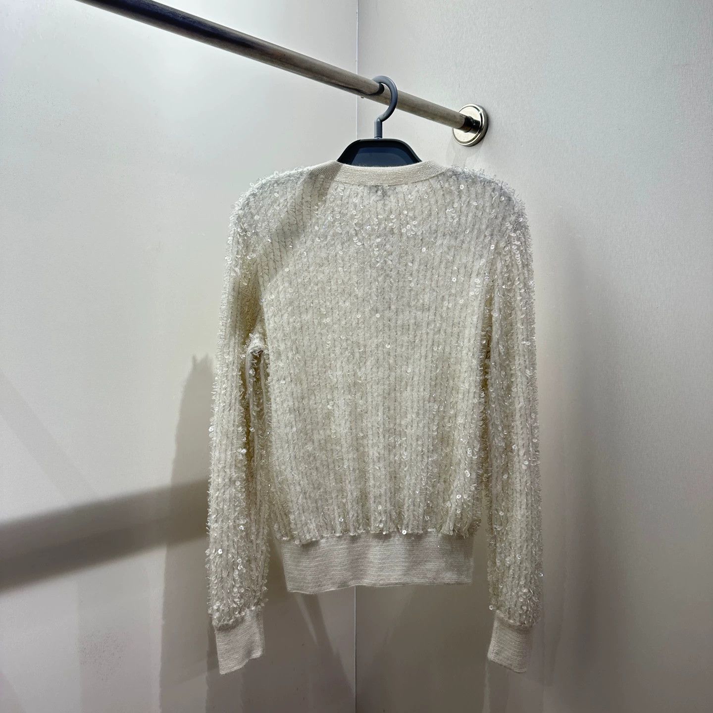 Chanel Chanel feb387 sequin knit long sleeve Angora 34 Size XS / US 0-2 / IT 36-38 - 2 Thumbnail