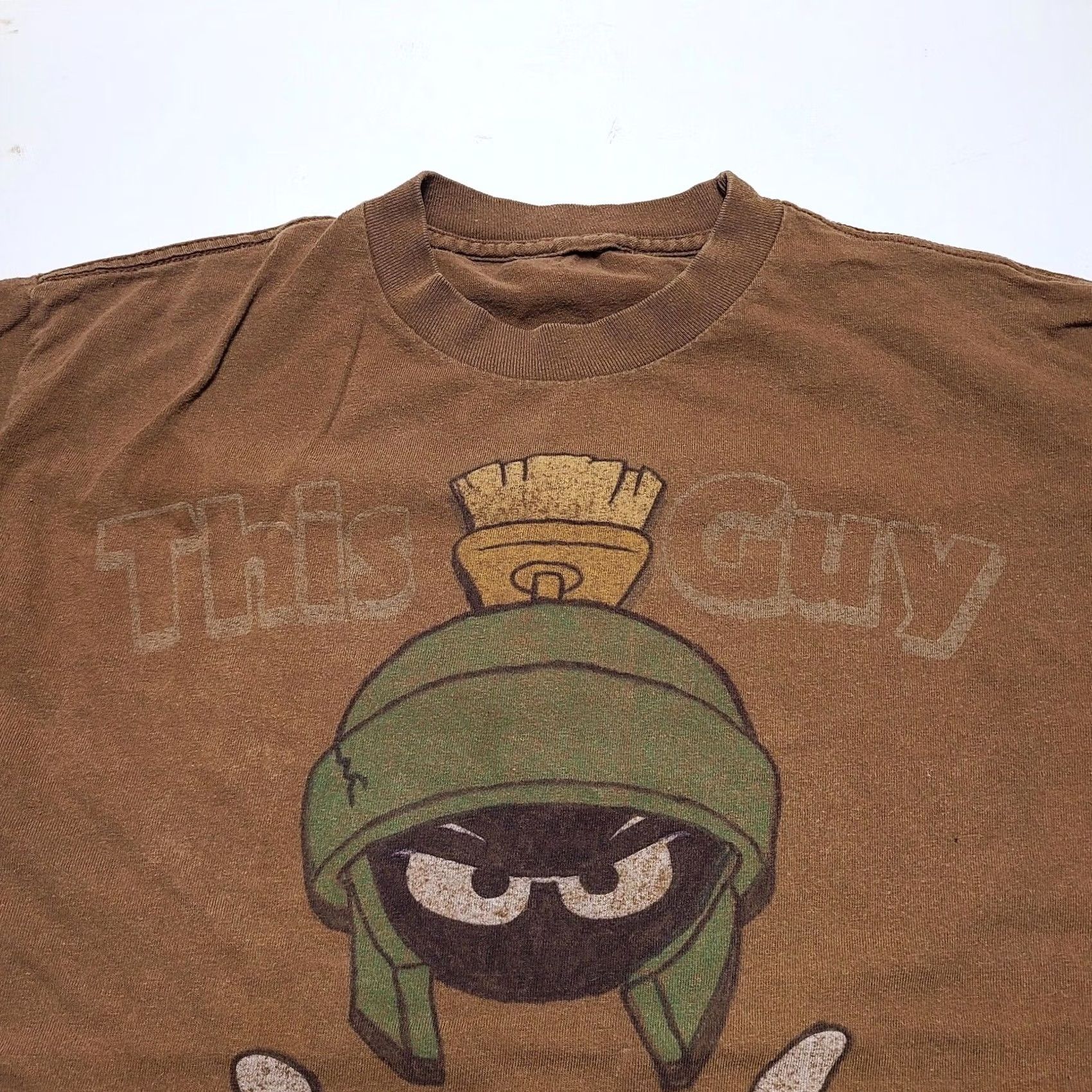 Vintage VINTAGE Looney Tunes Marvin the Martian "This Guy Is Awesome" T-Shirt SZ Large L Mens Short Sleeve Crew Neck Cotton Brown 90s Cartoon Space Size US L / EU 52-54 / 3 - 3 Thumbnail