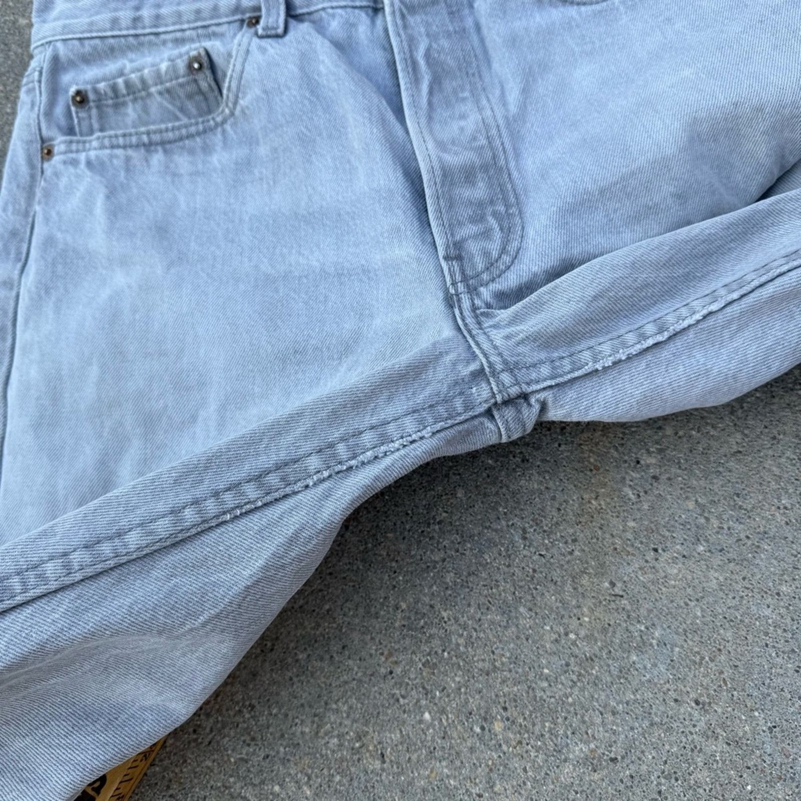 Levi's 80s Levi’s 501 Button Fly Light Gray Straight Leg Jean 33x34 Size US 33 - 10 Thumbnail