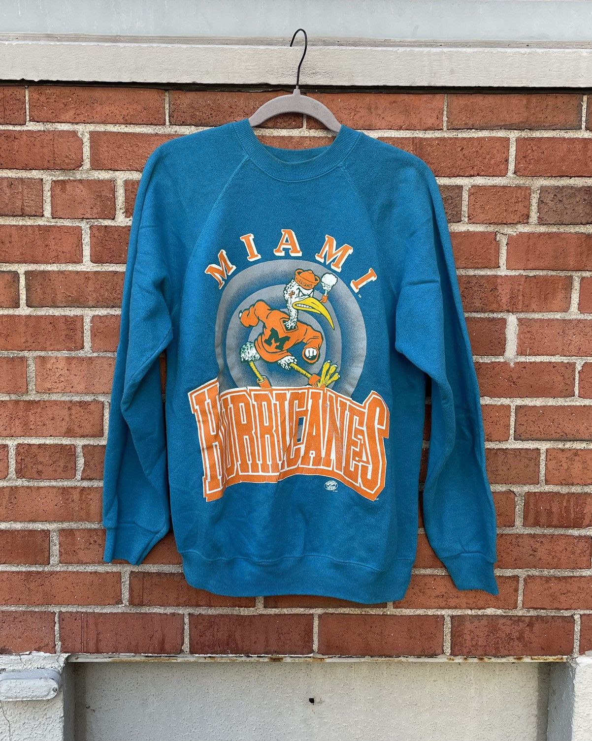 Hanes Vintage 90s Hanes NCAA Miami Hurricanes Graphic Crewneck Size US L / EU 52-54 / 3 - 1 Thumbnail